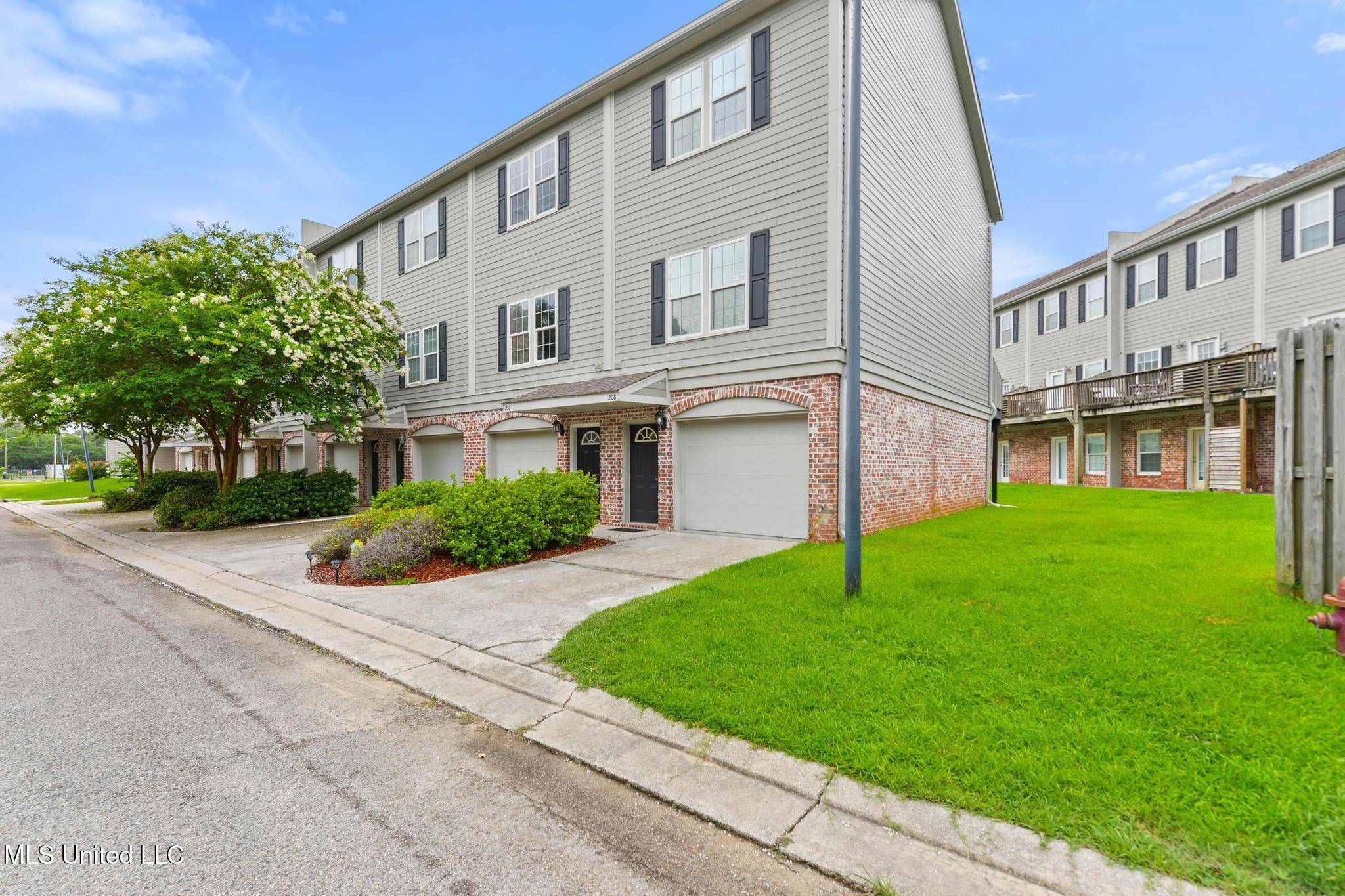 D'iberville, MS 39540,208 E Orchard Loop #208