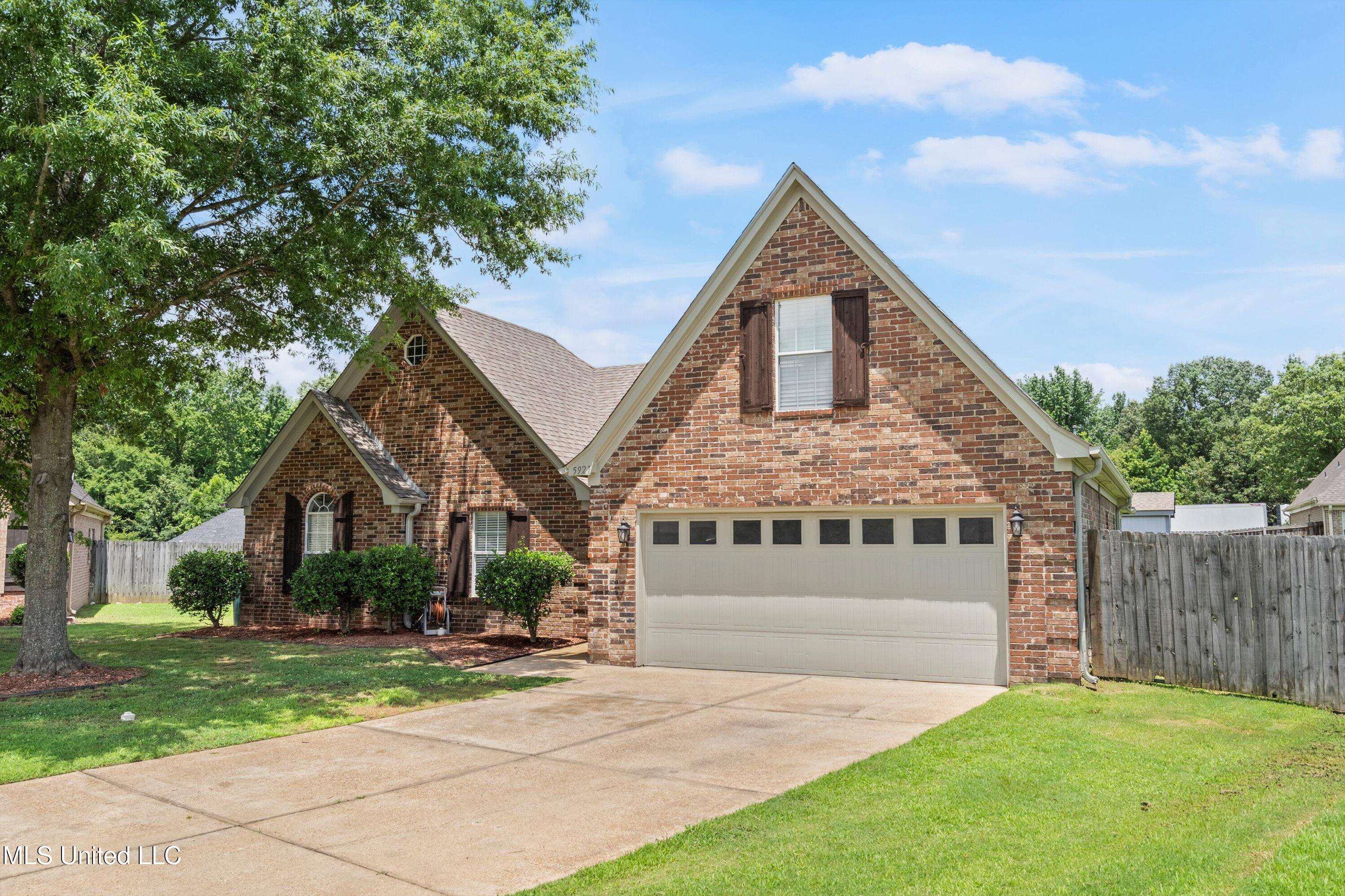 Southaven, MS 38671,5921 Landau Drive