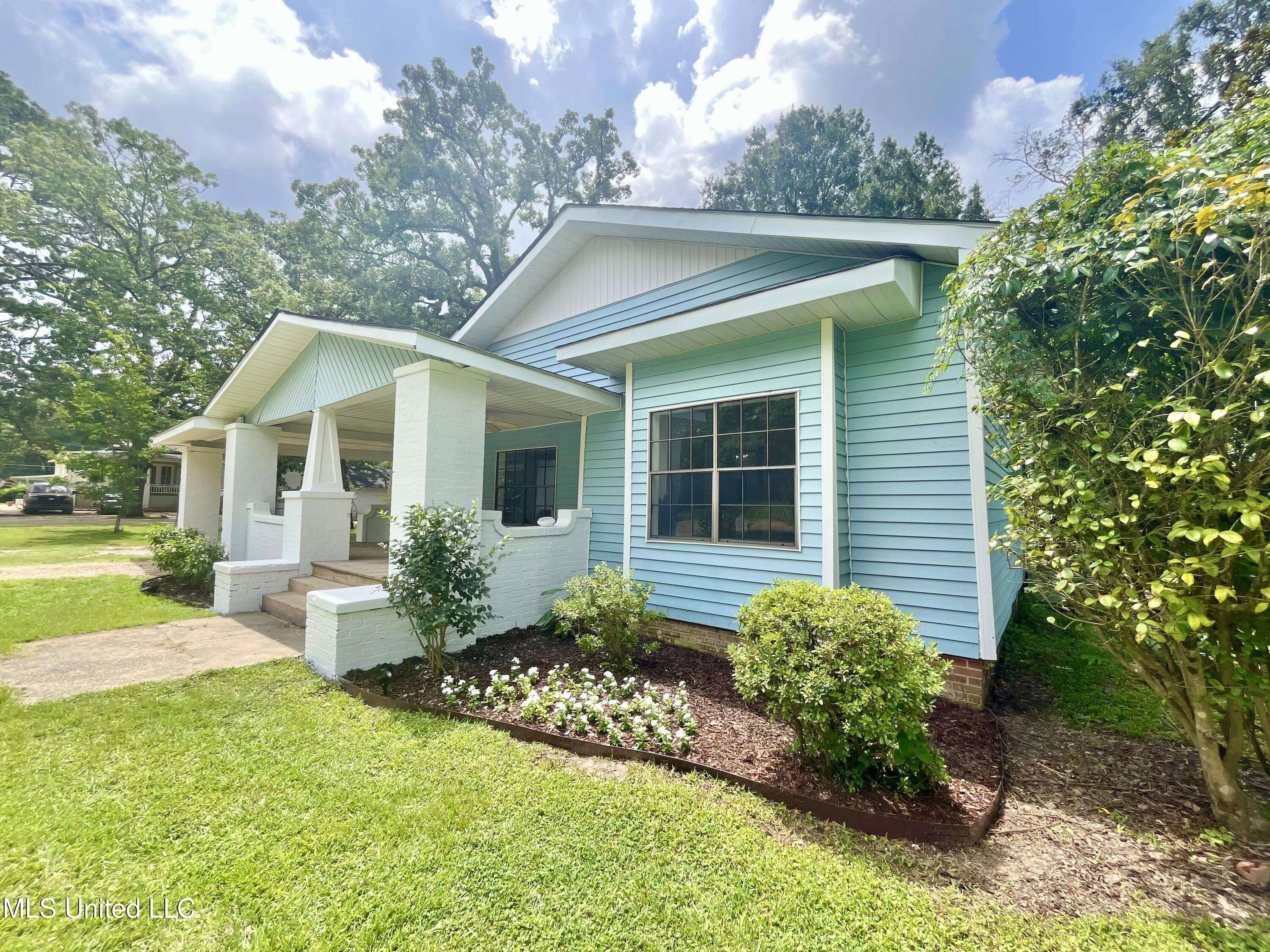 Crystal Springs, MS 39059,708 Lee Avenue