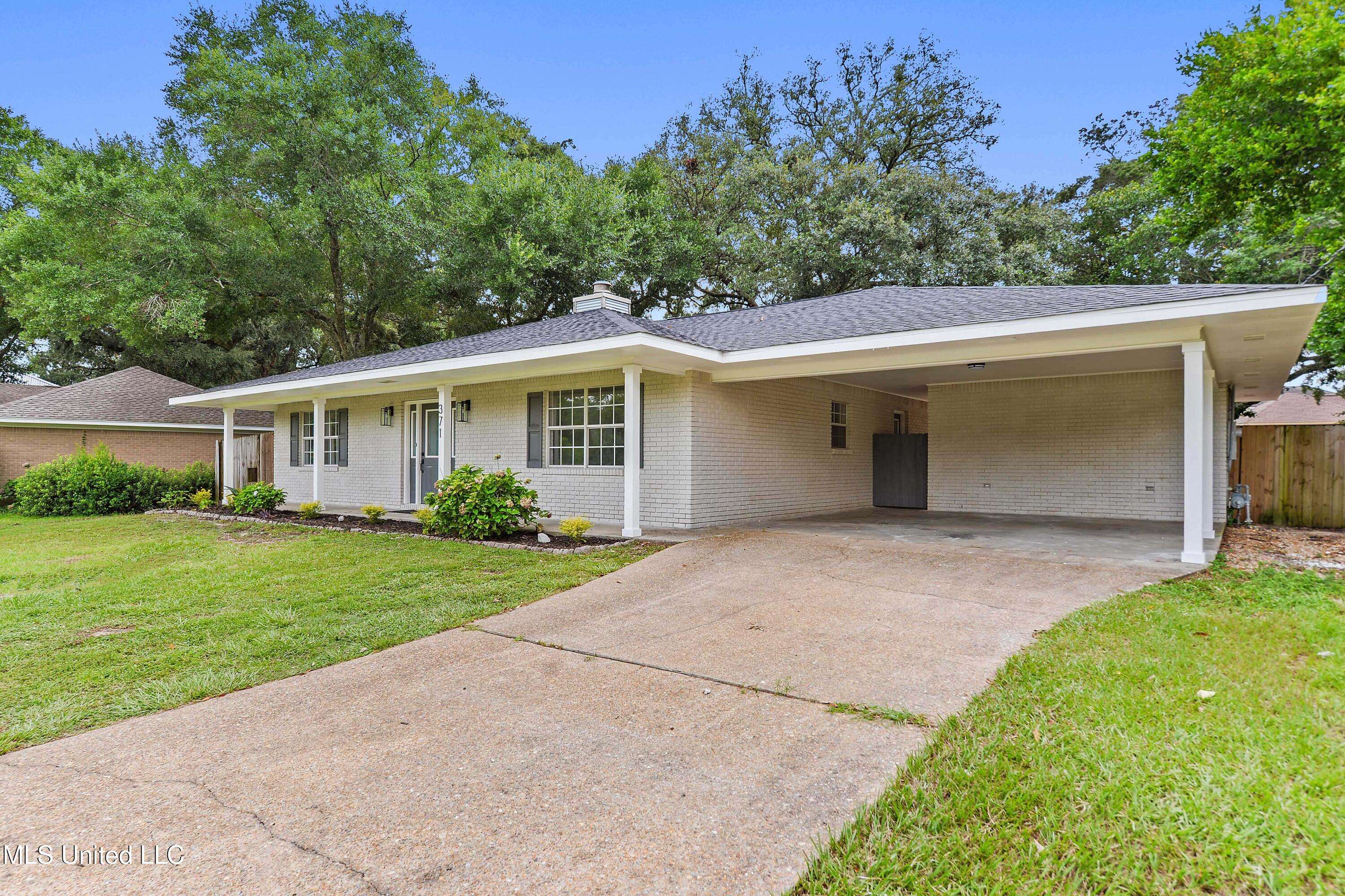 Biloxi, MS 39531,371 Lakeview Boulevard
