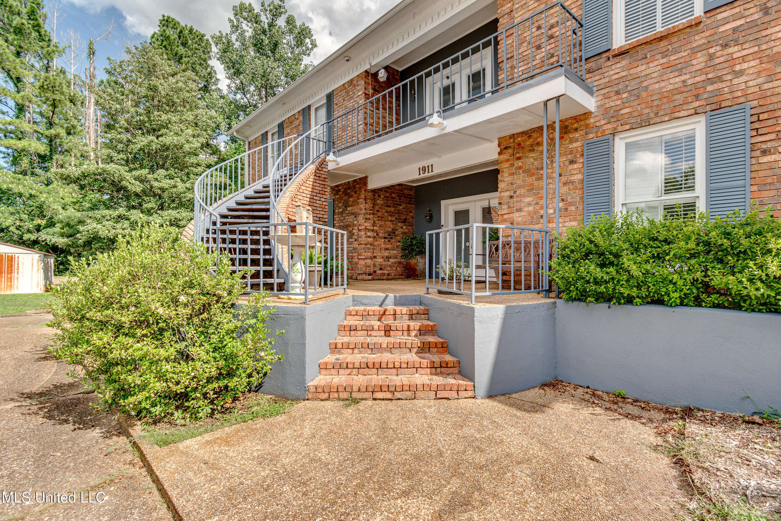 Jackson, MS 39216,1911 Dunbarton Drive