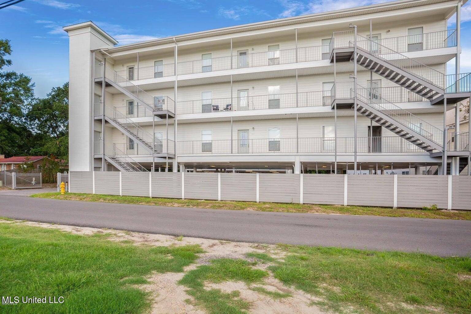 Biloxi, MS 39531,183 Mcdonnell Avenue #304