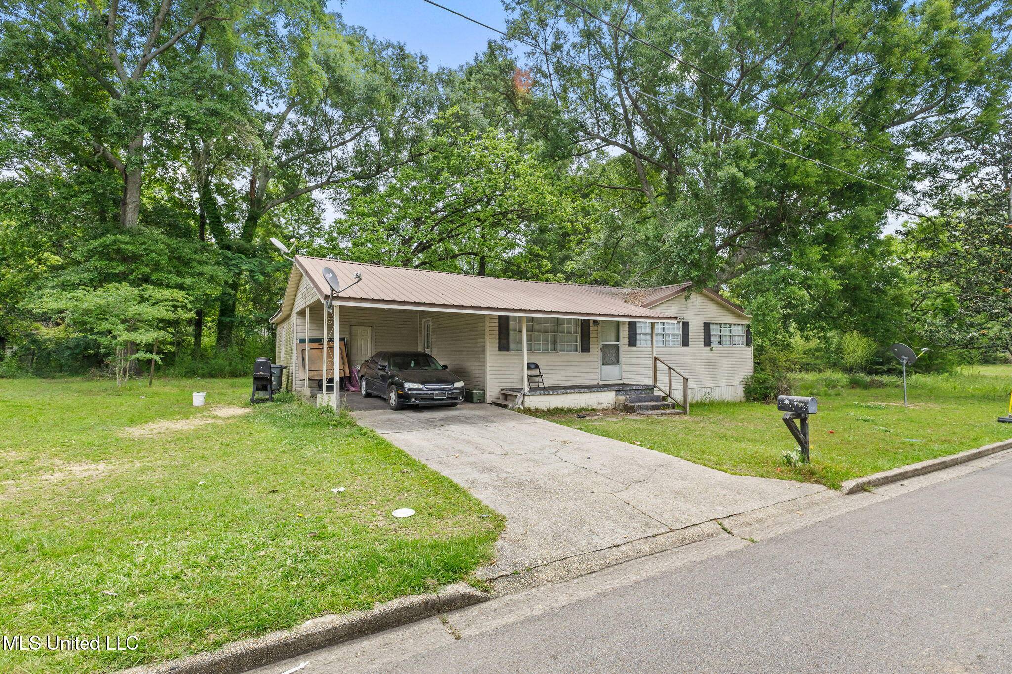 Columbia, MS 39429,1430 Hendricks Street