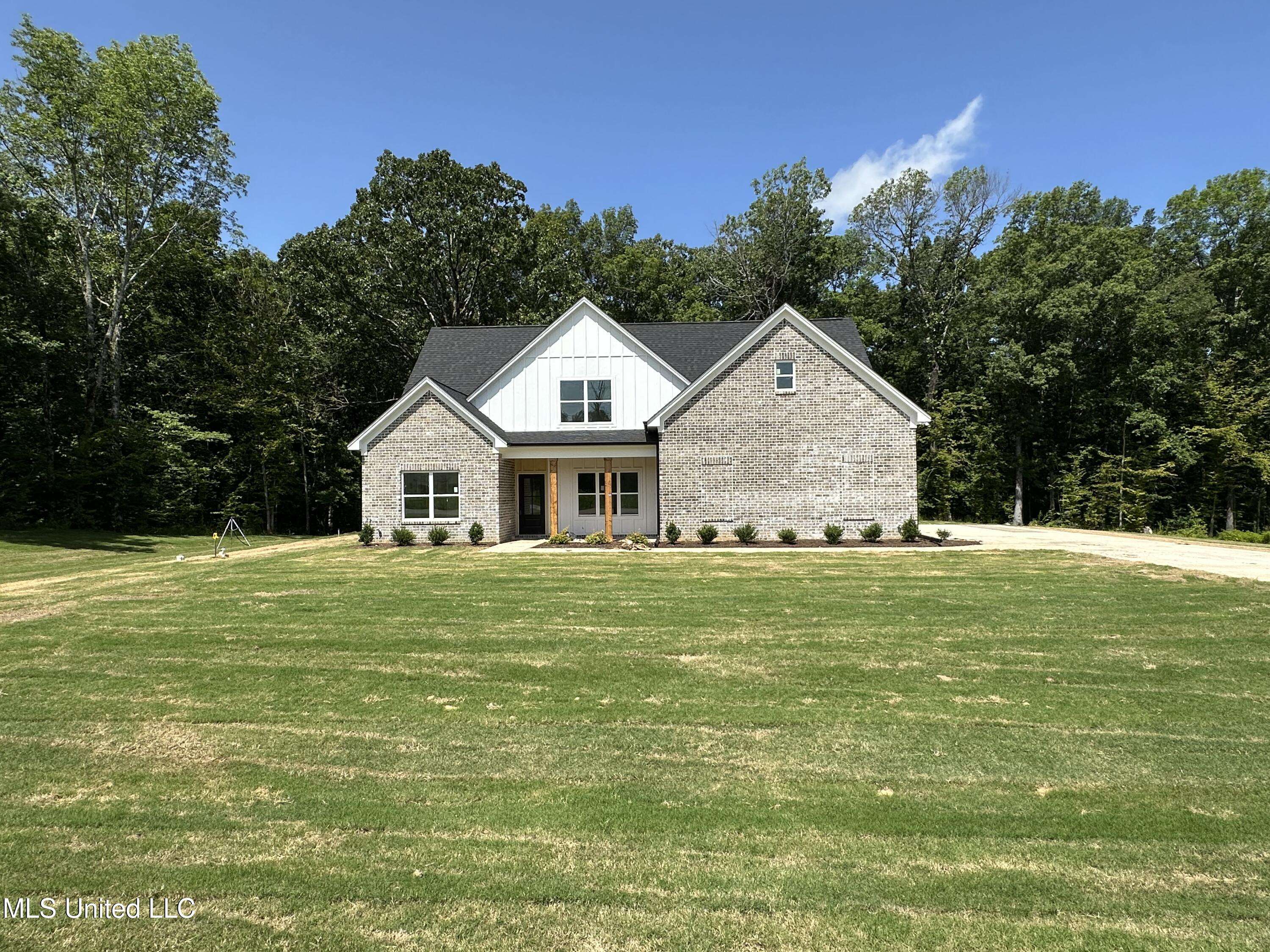 Byhalia, MS 38611,2737 Highwoods Drive