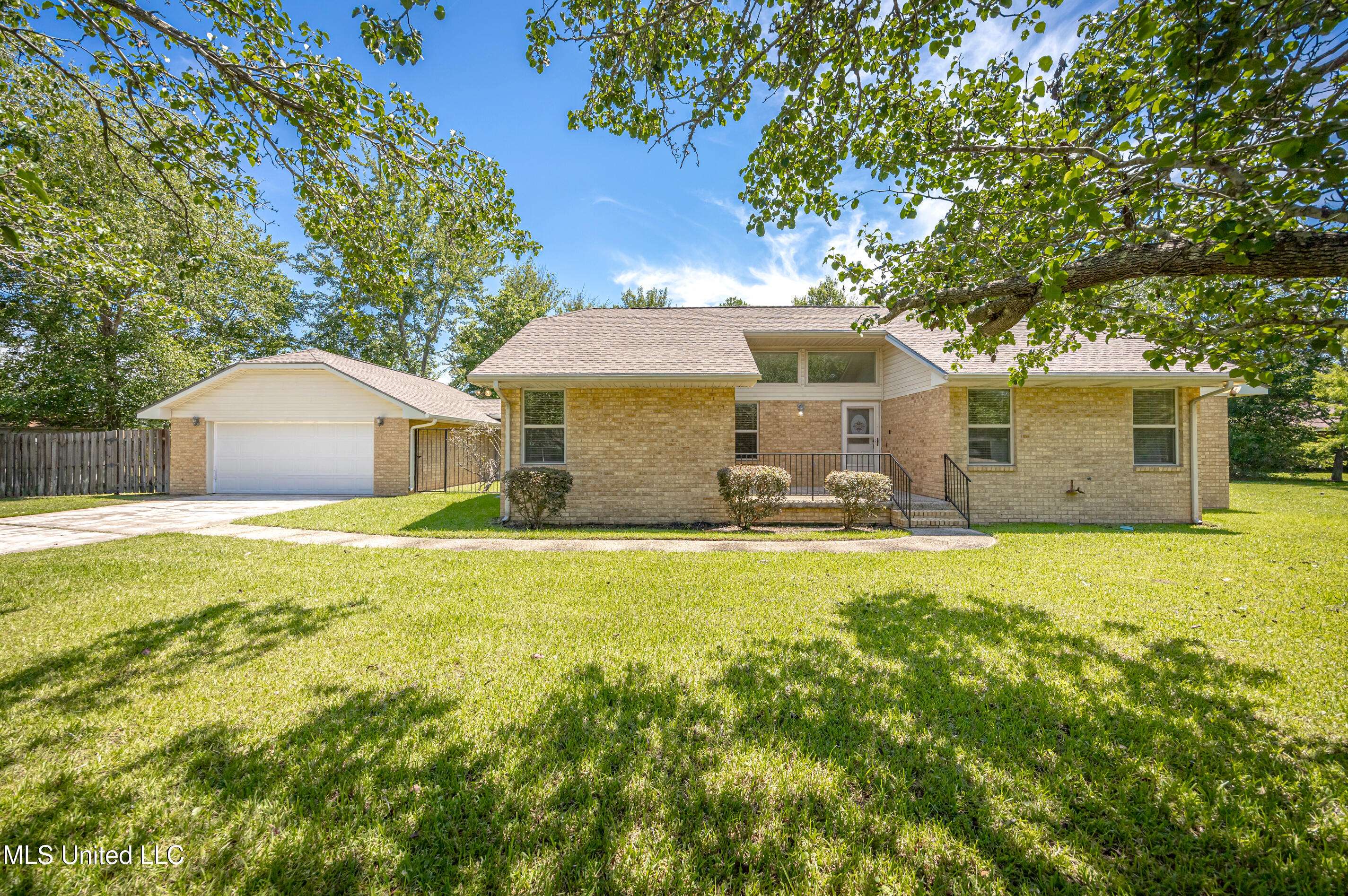 Ocean Springs, MS 39564,19 Davis Bayou Circle