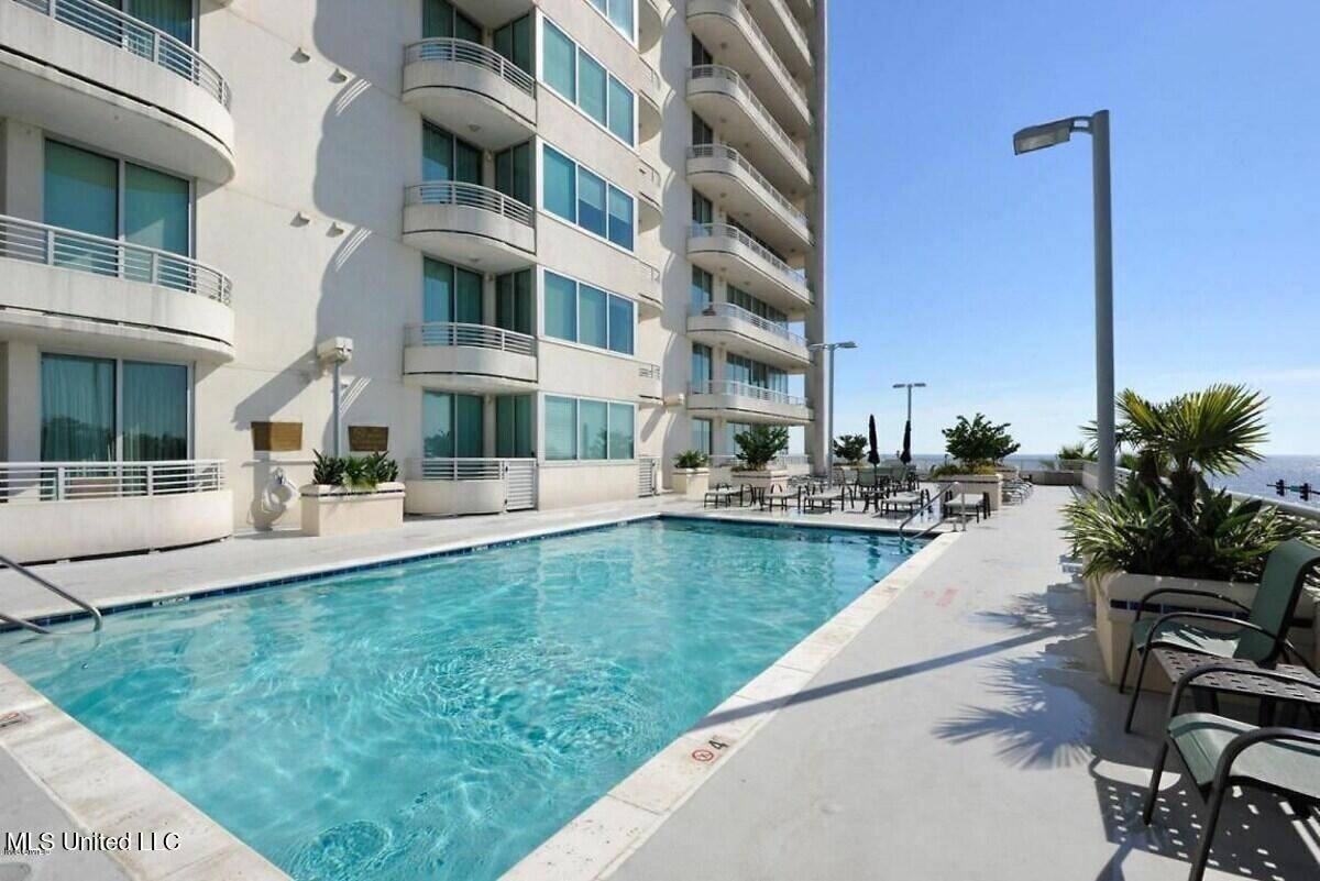 Biloxi, MS 39531,2060 Beach Boulevard #906