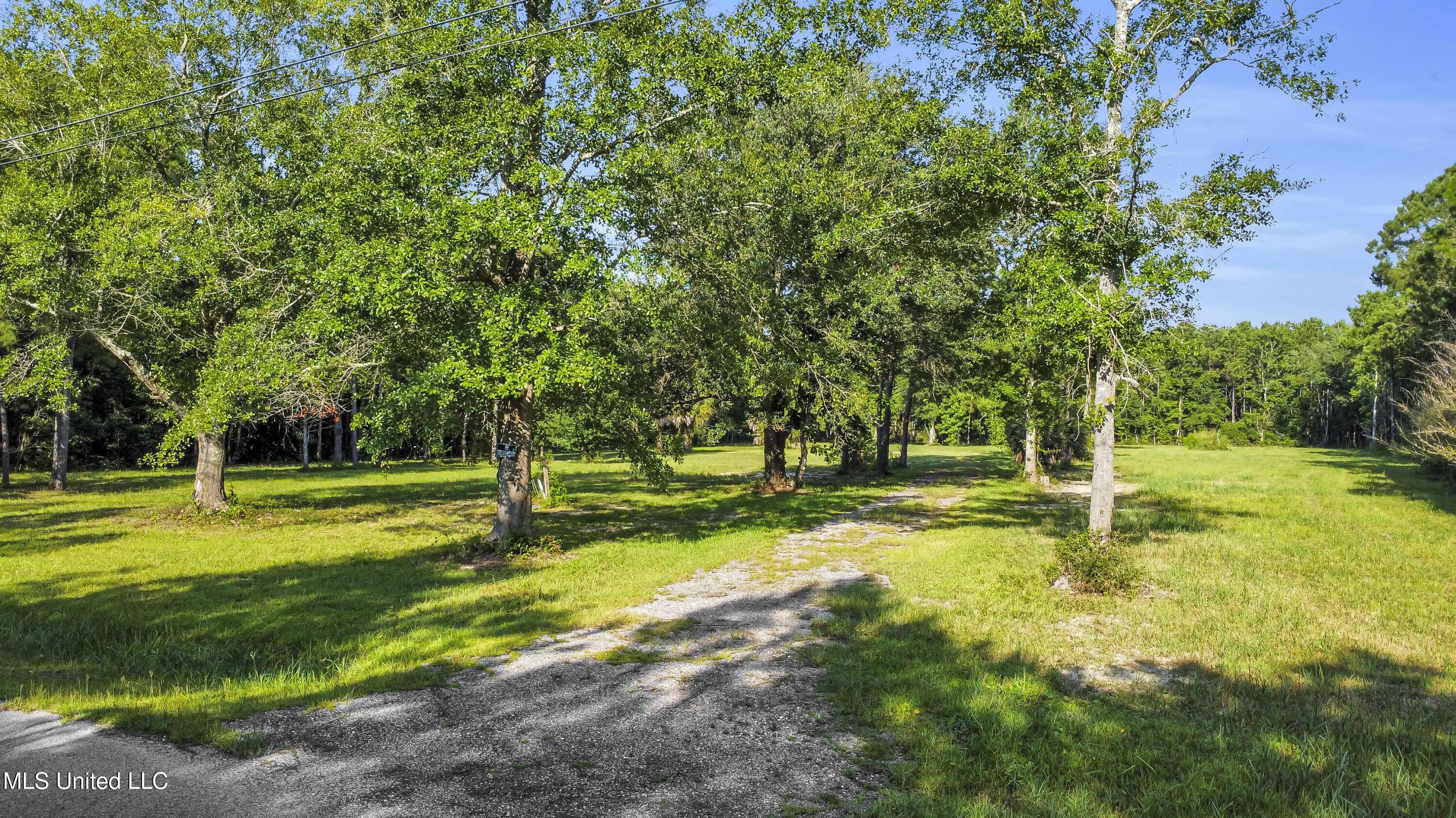 Waveland, MS 39576,555 Brown Avenue