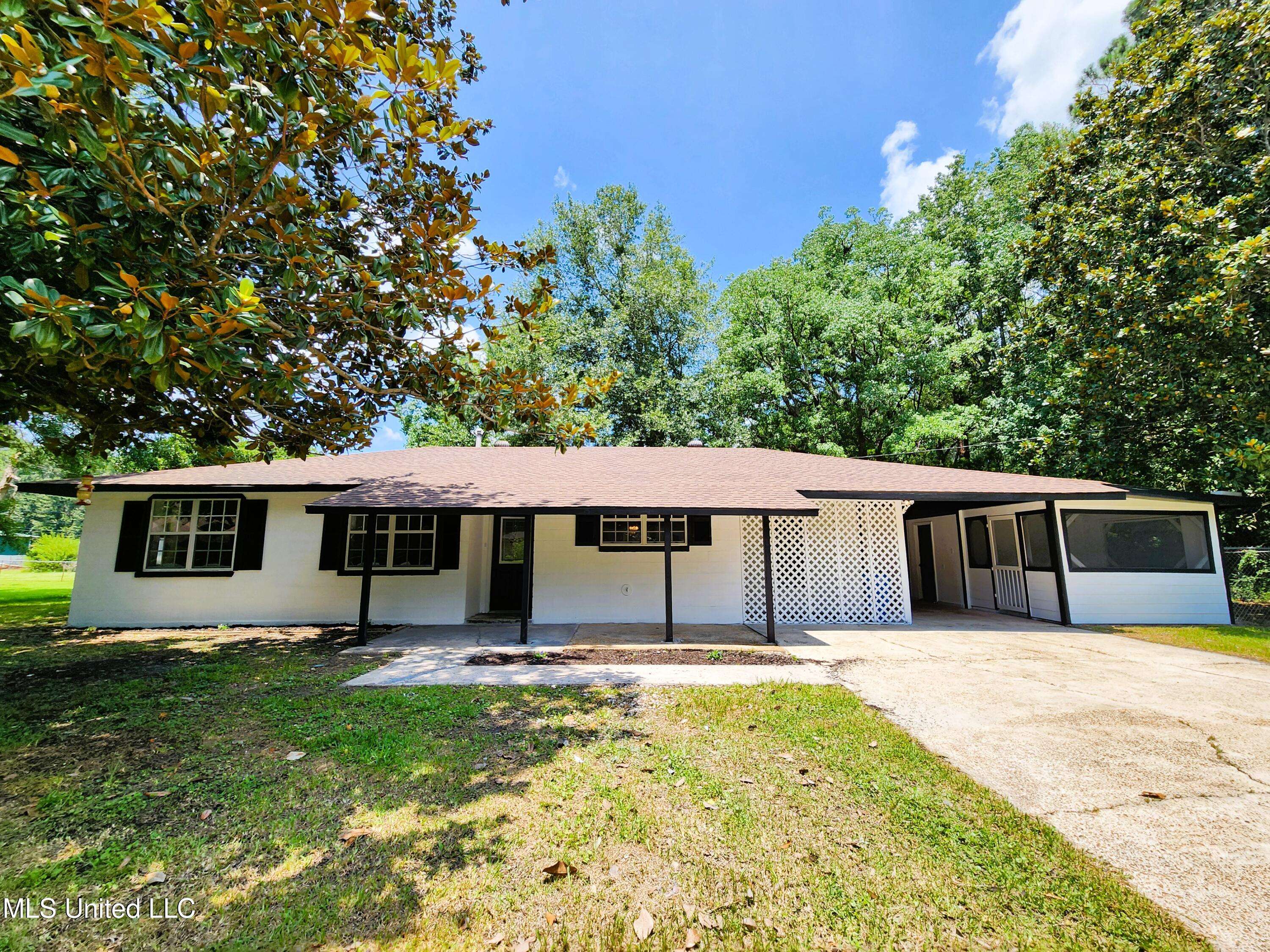 Moss Point, MS 39562,4317 Knowles Avenue