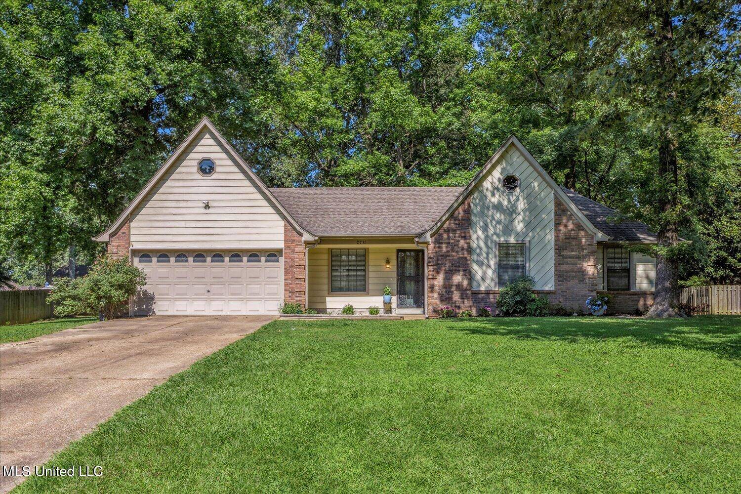 Nesbit, MS 38651,2781 Hickory Hill Drive