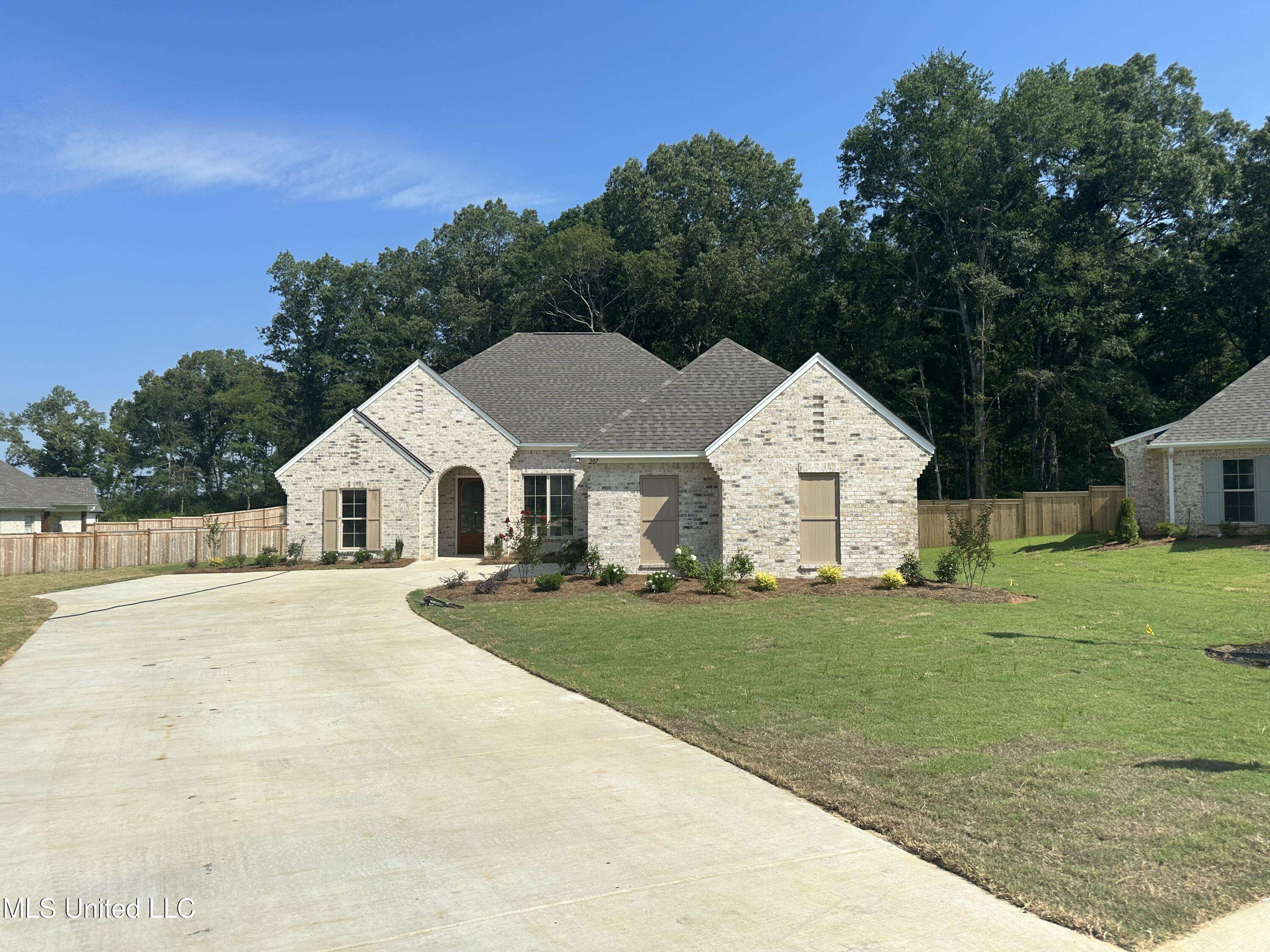 Madison, MS 39110,207 Harvest View Place