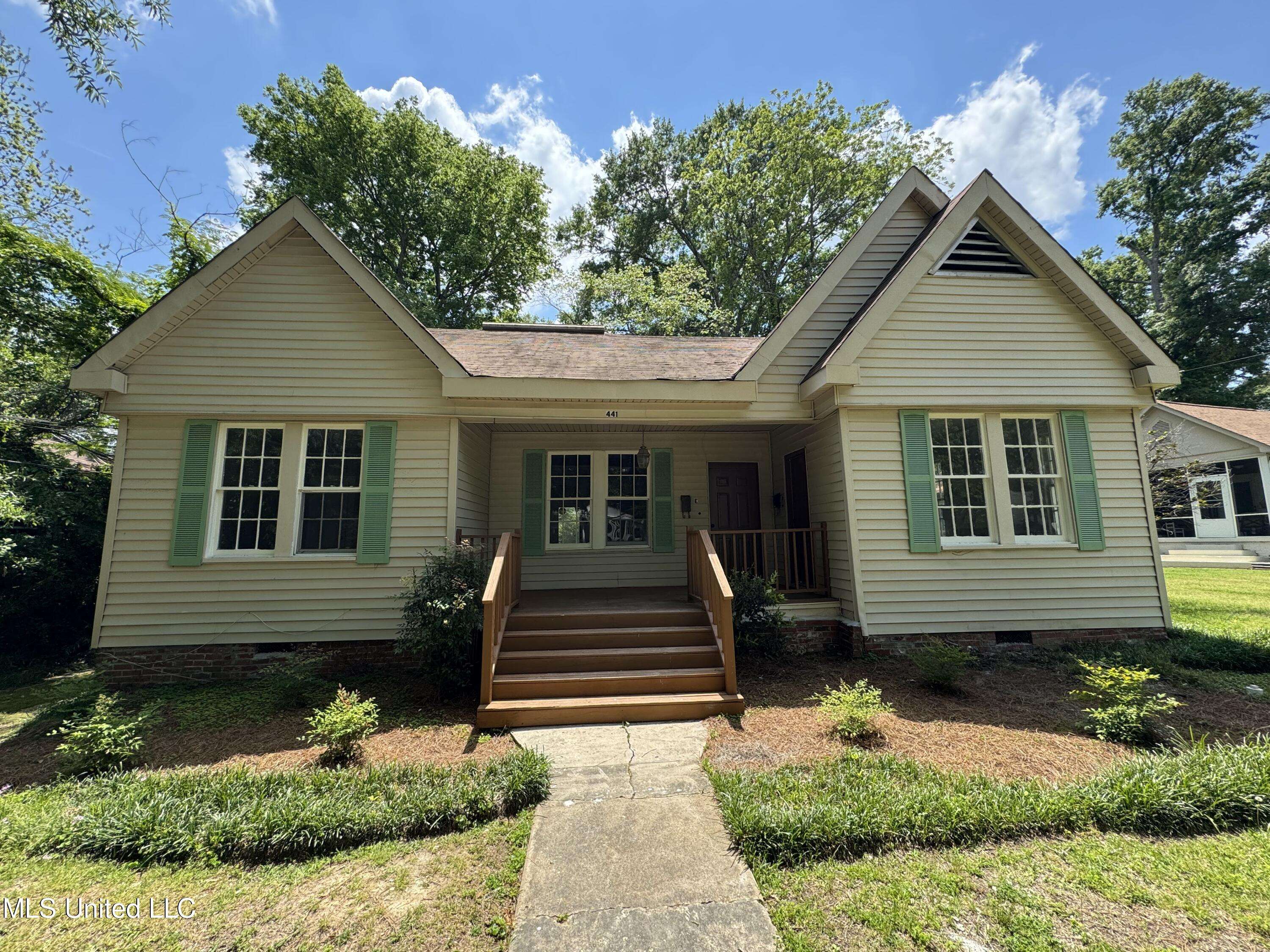 Jackson, MS 39216,441 Downing Street #E