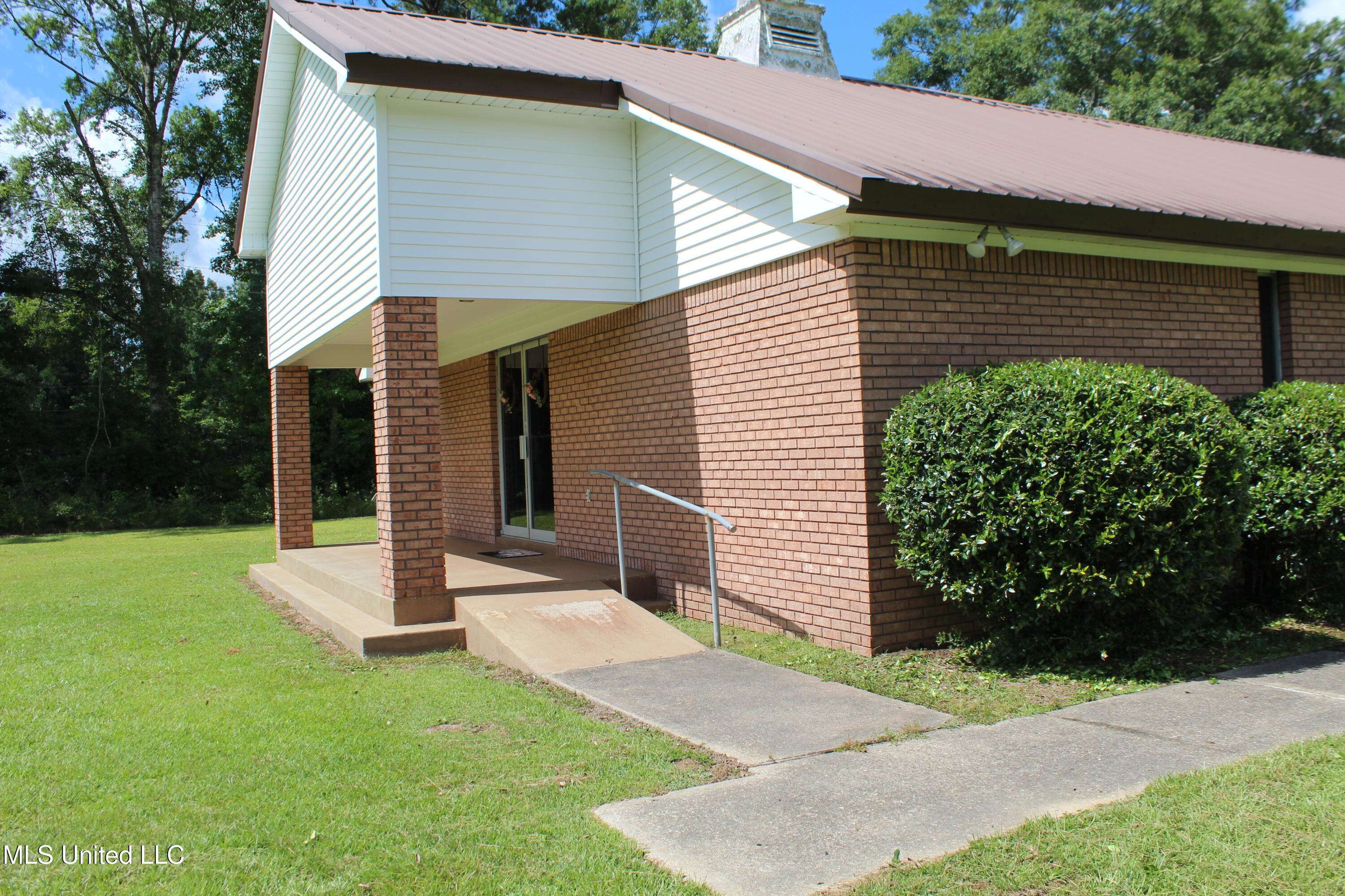 Lucedale, MS 39452,2223 Ford James Road