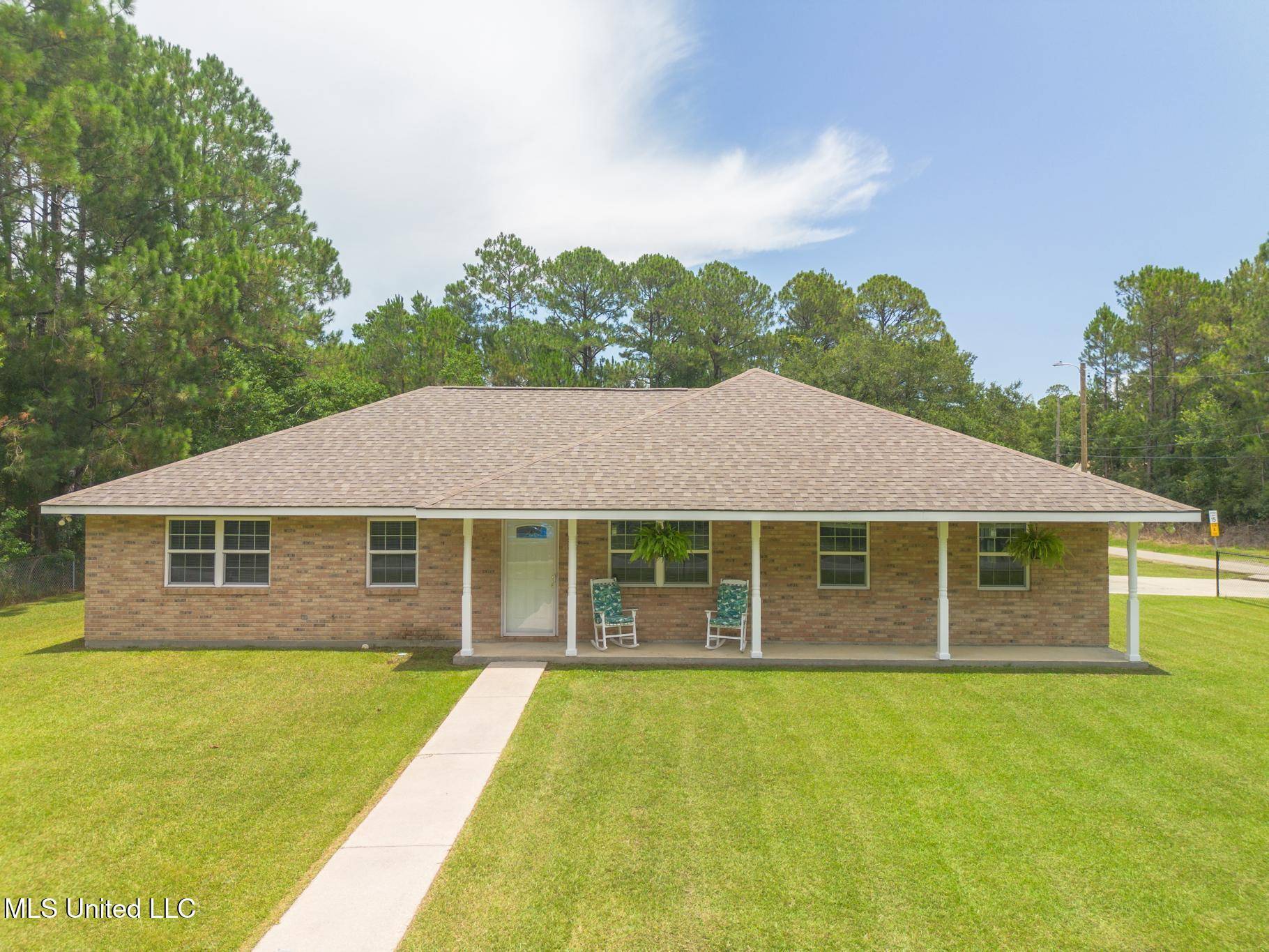 Waveland, MS 39576,728 Barlow Street