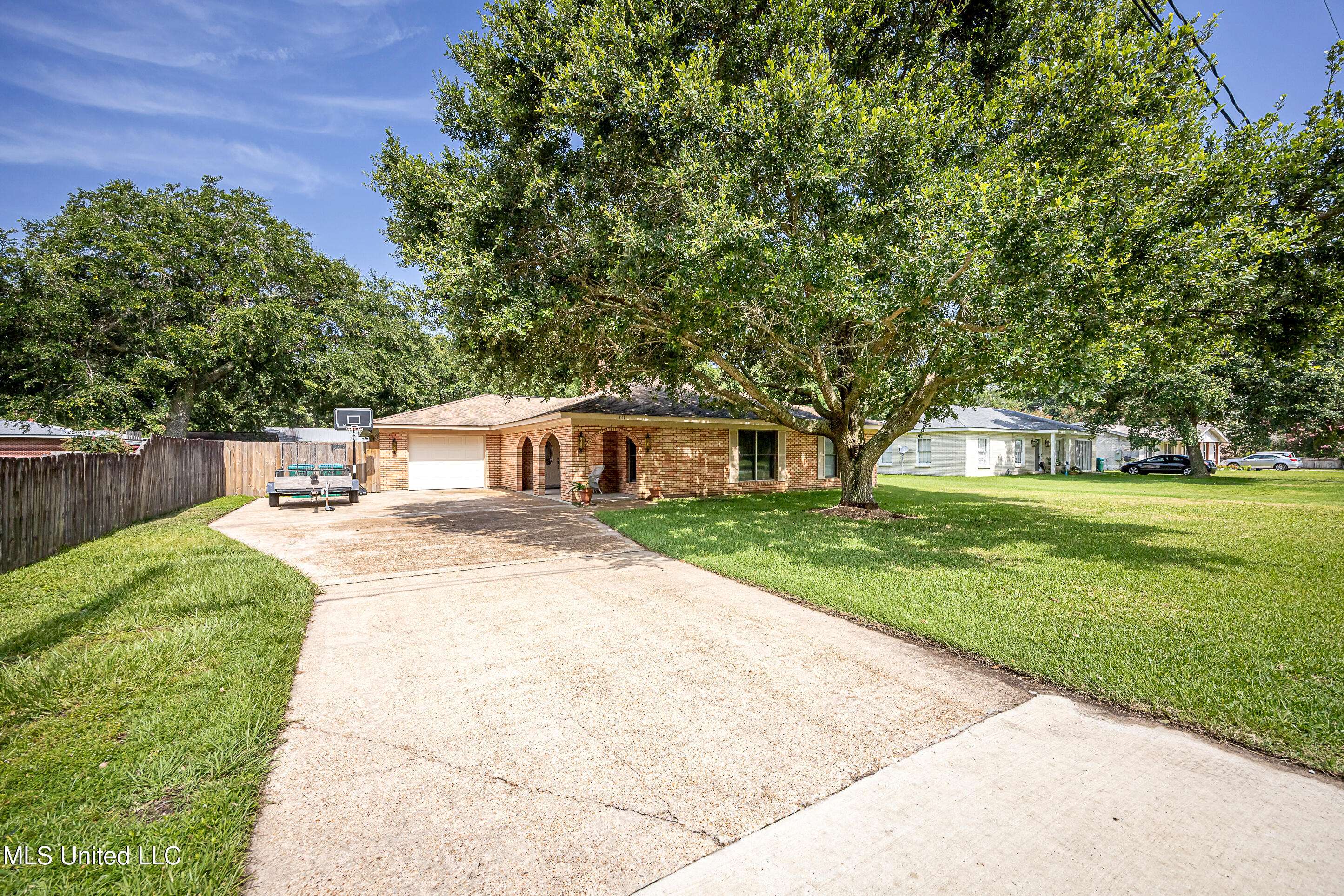 Ocean Springs, MS 39564,311 Bills Avenue