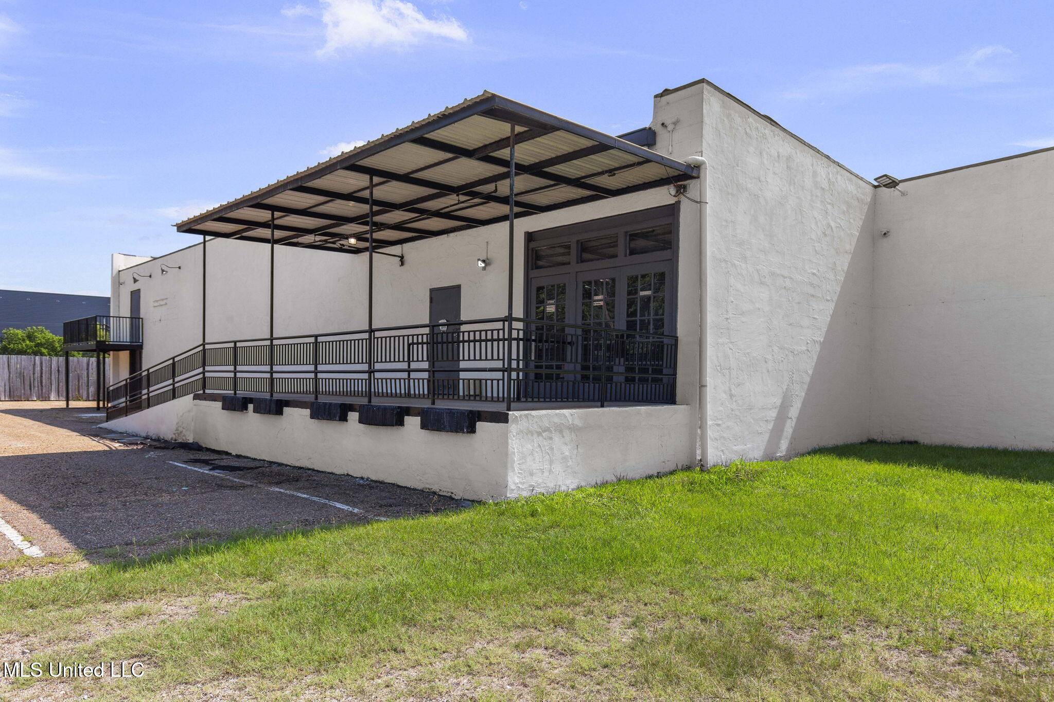 Jackson, MS 39201,110 E South Street