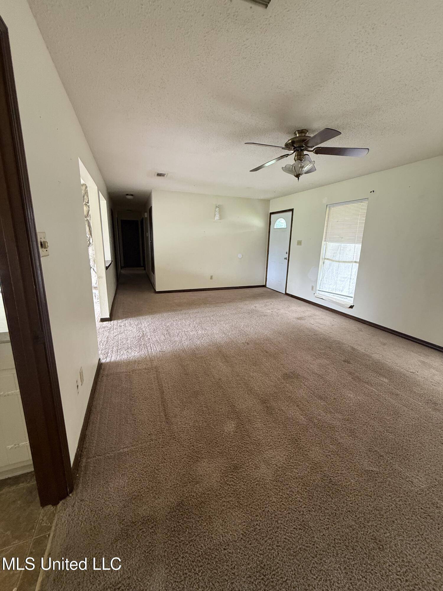 Ocean Springs, MS 39564,6404 J F Douglas Drive