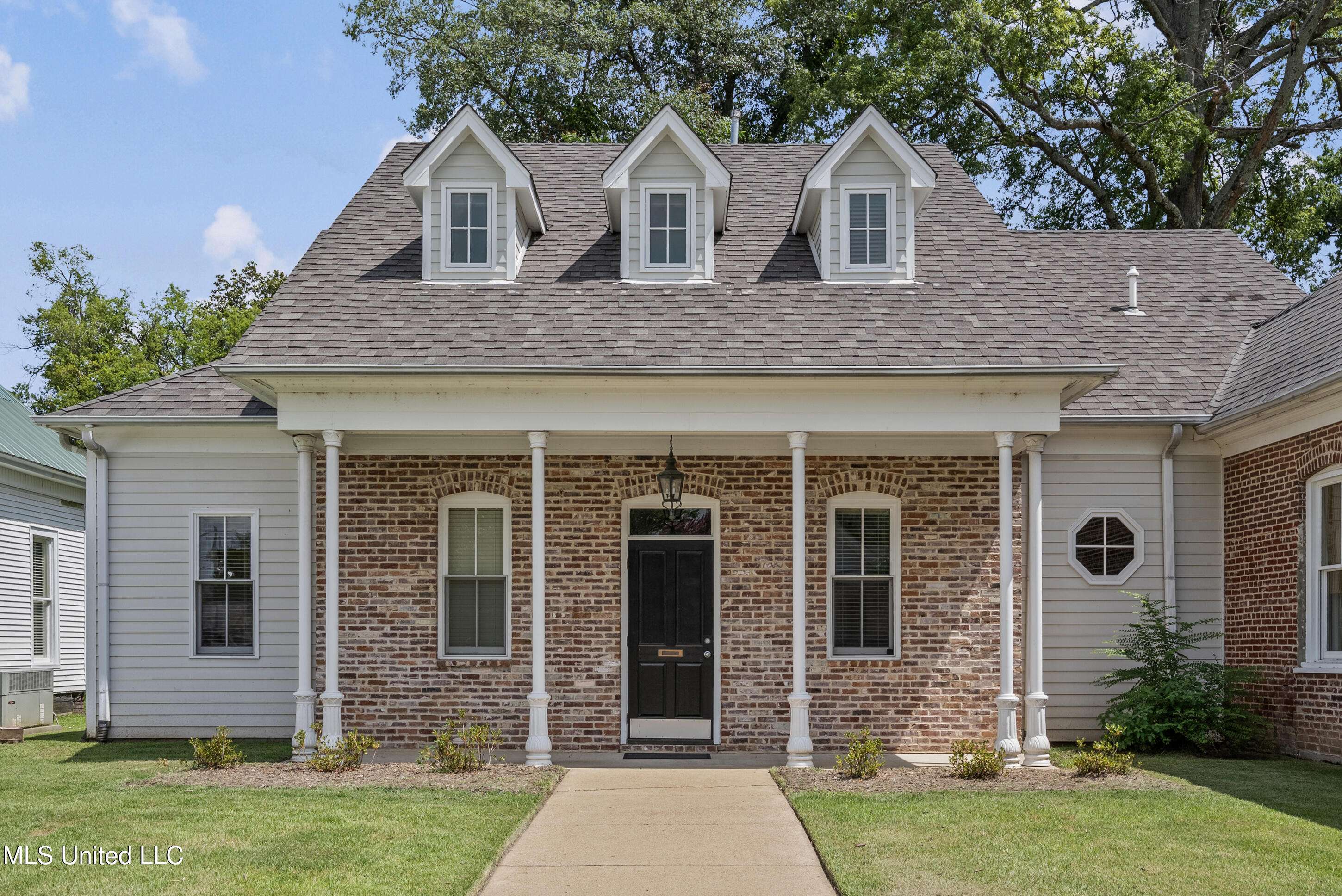 Tunica, MS 38676,987 Harris Street