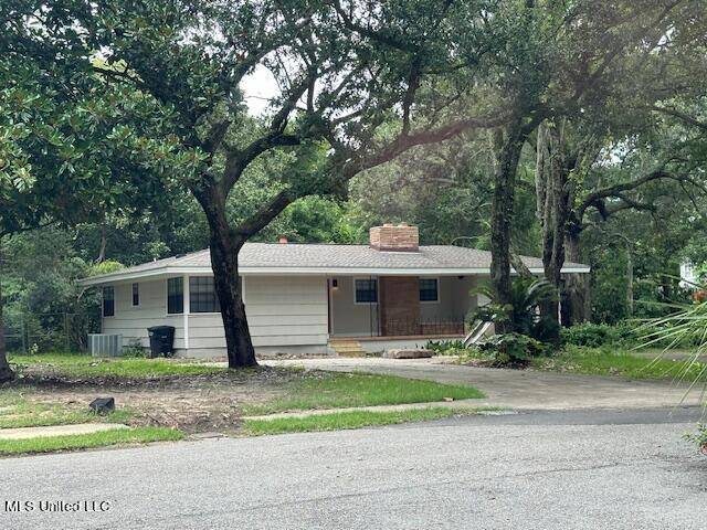 Ocean Springs, MS 39564,1133 W Cherokee Glen