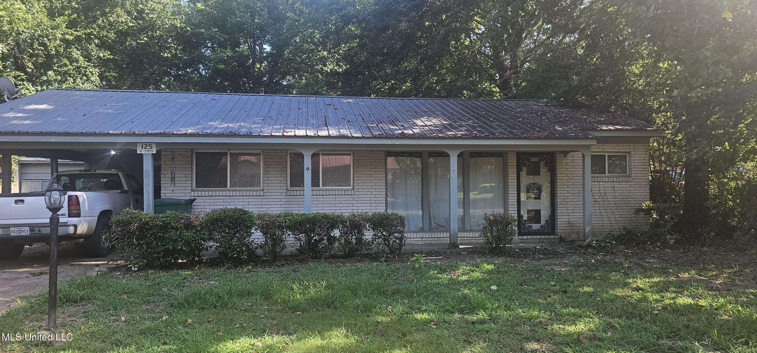 Charleston, MS 38921,125 W Cypress Street