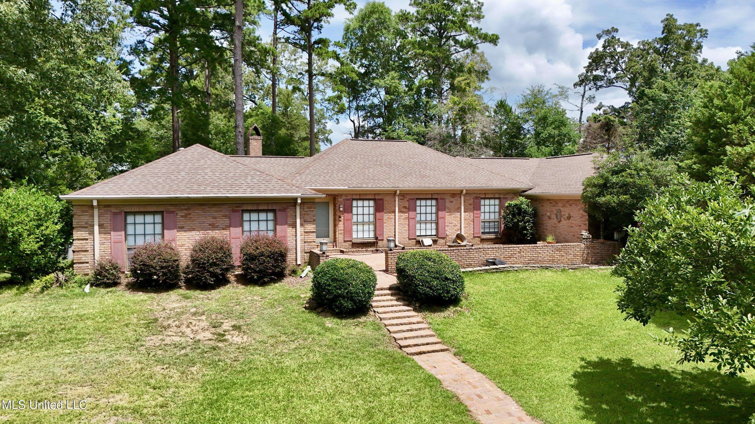 Clinton, MS 39056,307 Longwood Drive