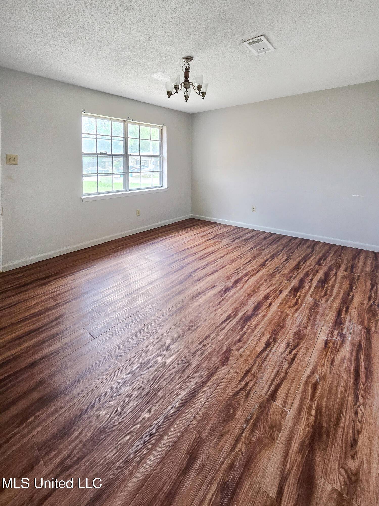 Gautier, MS 39553,1925 C W Webb Road