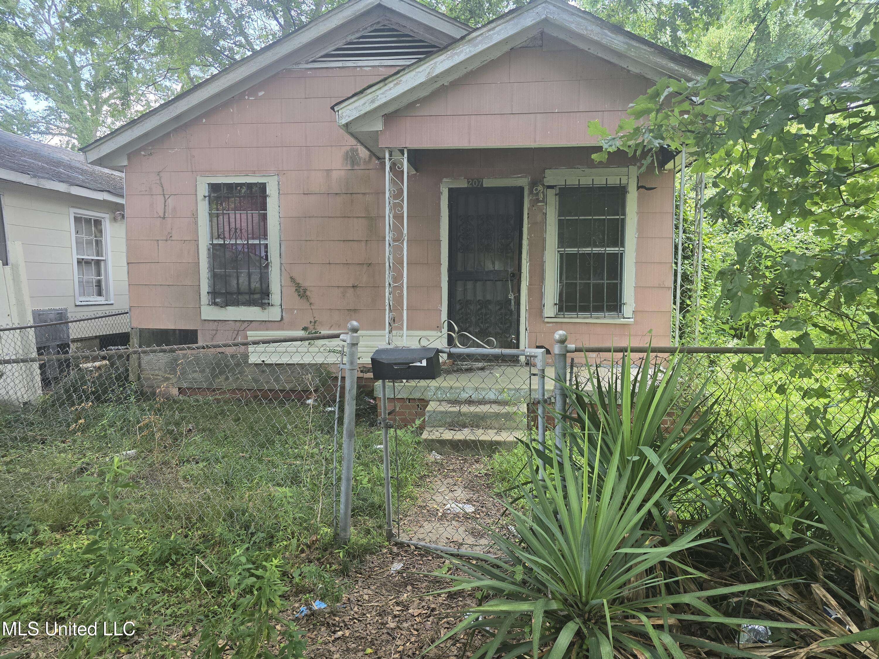 Jackson, MS 39203,207 Huron Street
