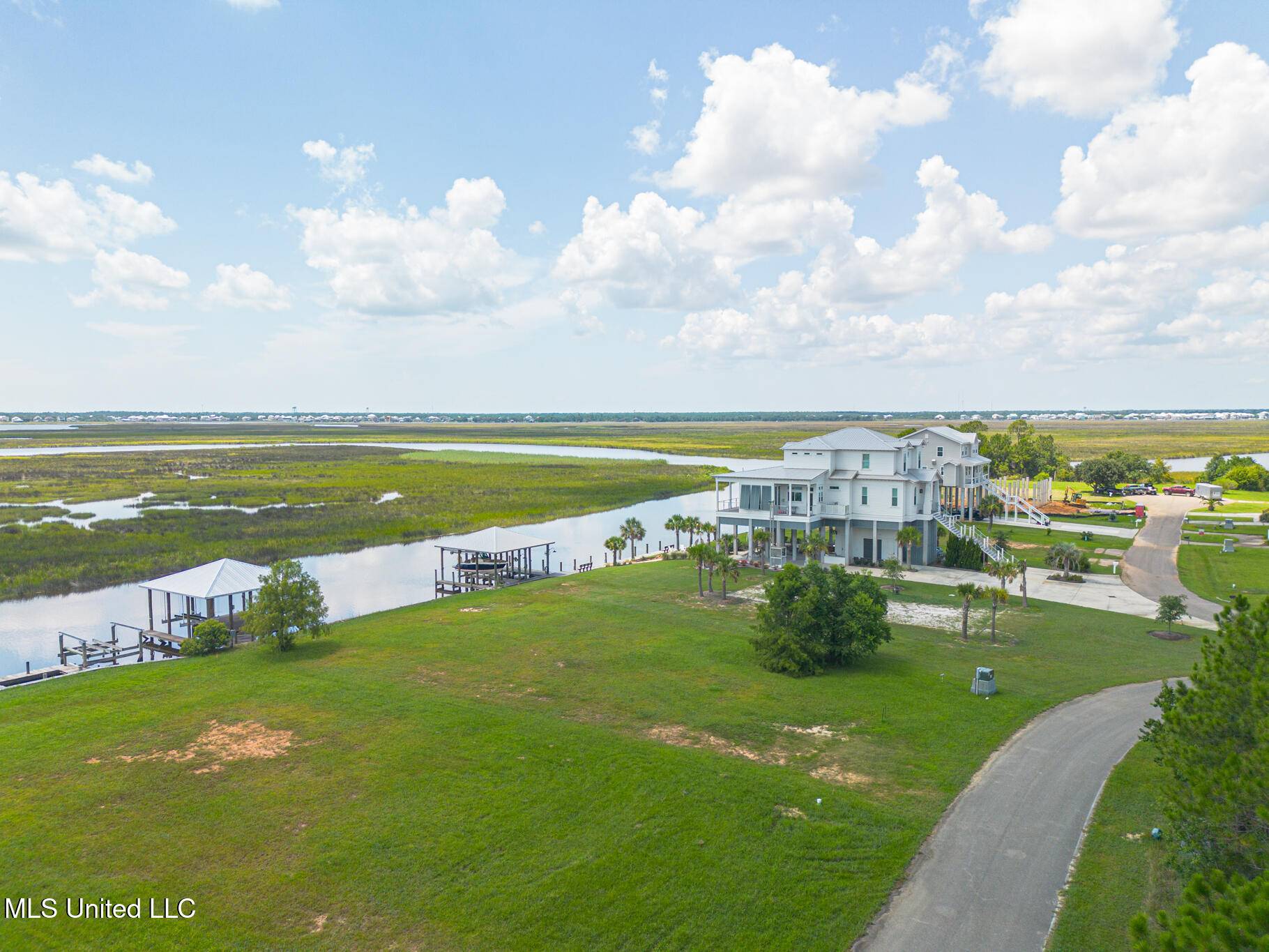 Diamondhead, MS 39525,328 Puunani Place