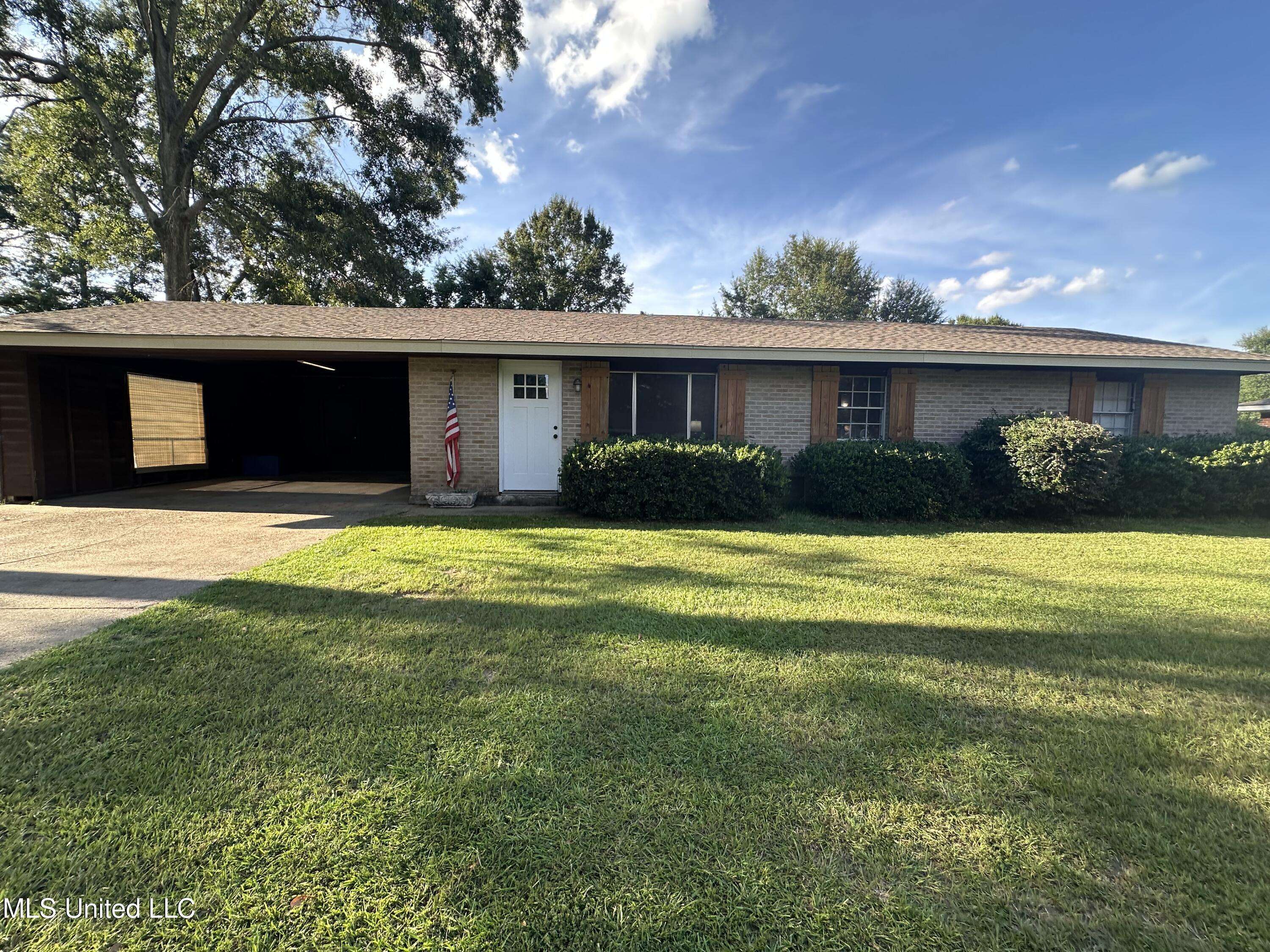 Hattiesburg, MS 39401,817 Taylor Drive