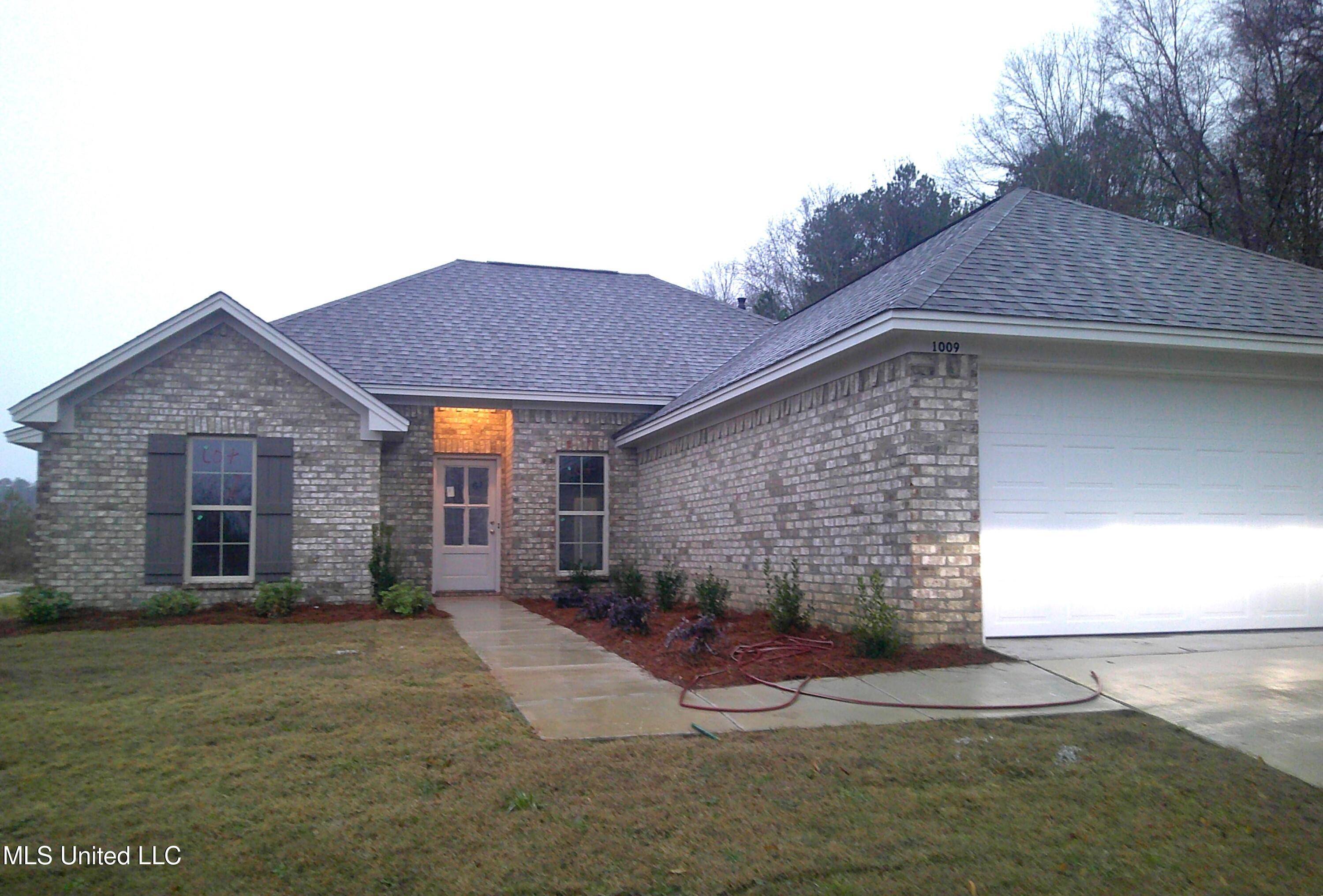 Brandon, MS 39042,1009 Windrock Drive