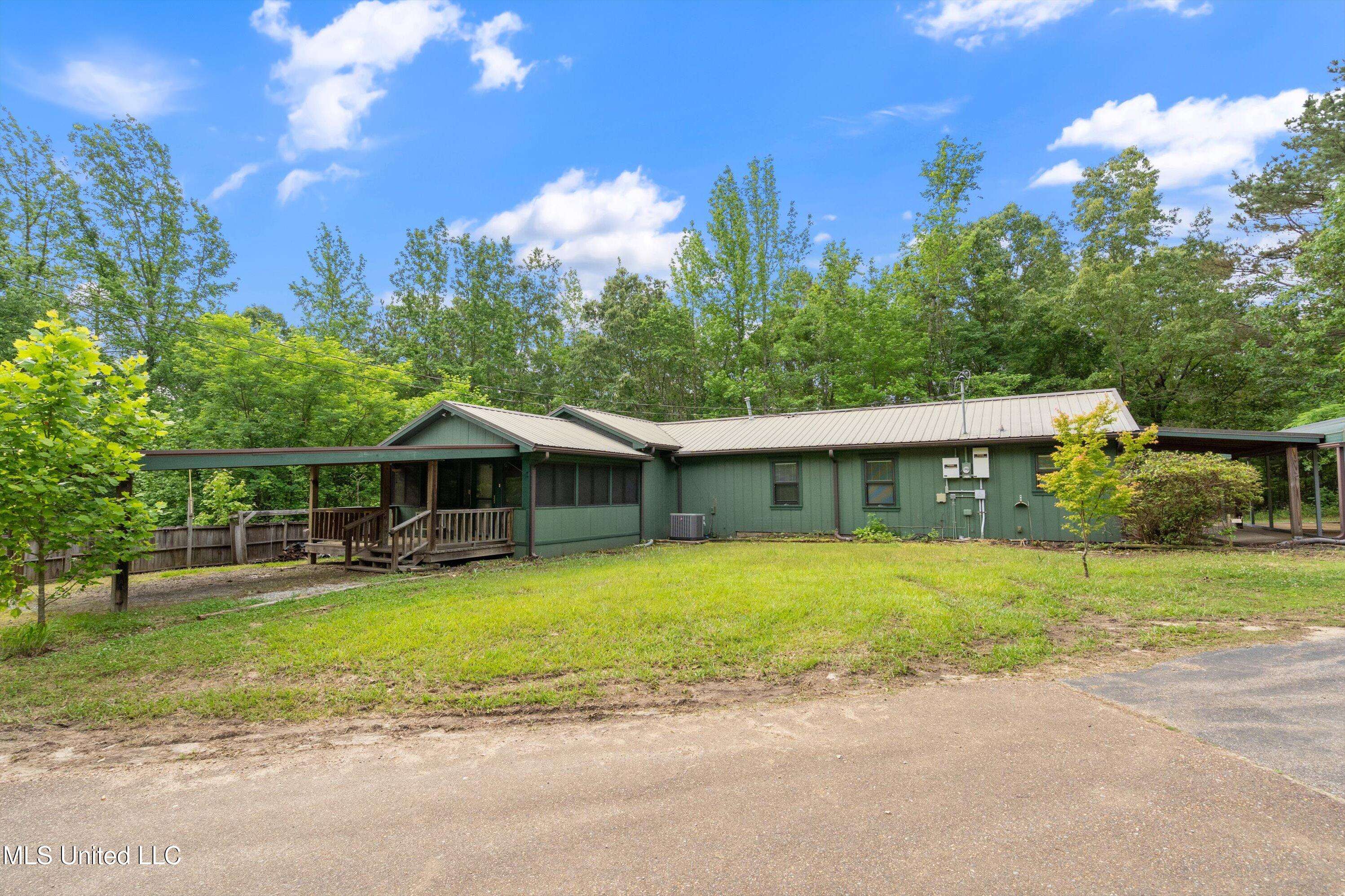 Batesville, MS 38606,135 Red Bird Cove