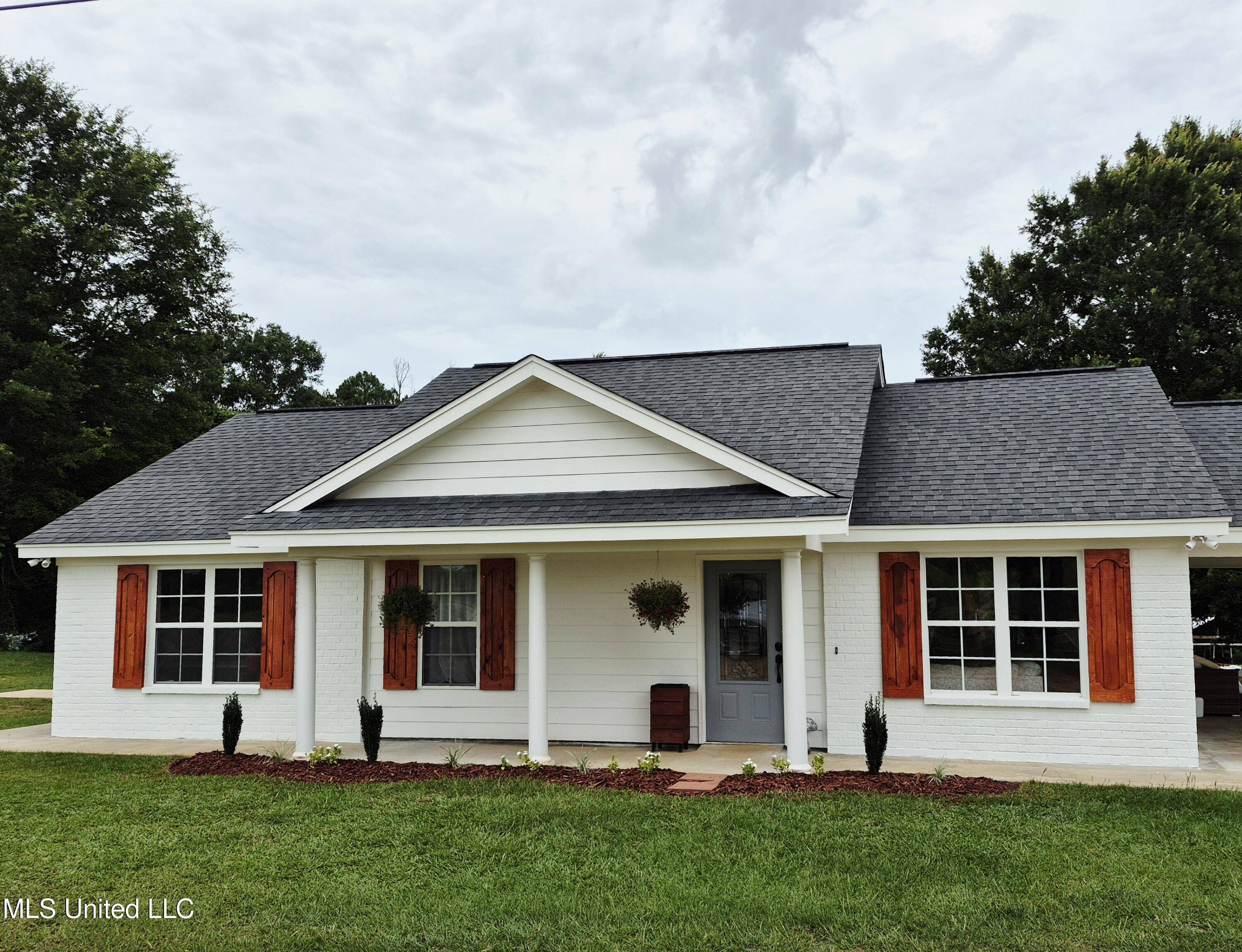 Mize, MS 39116,3803 Highway 28