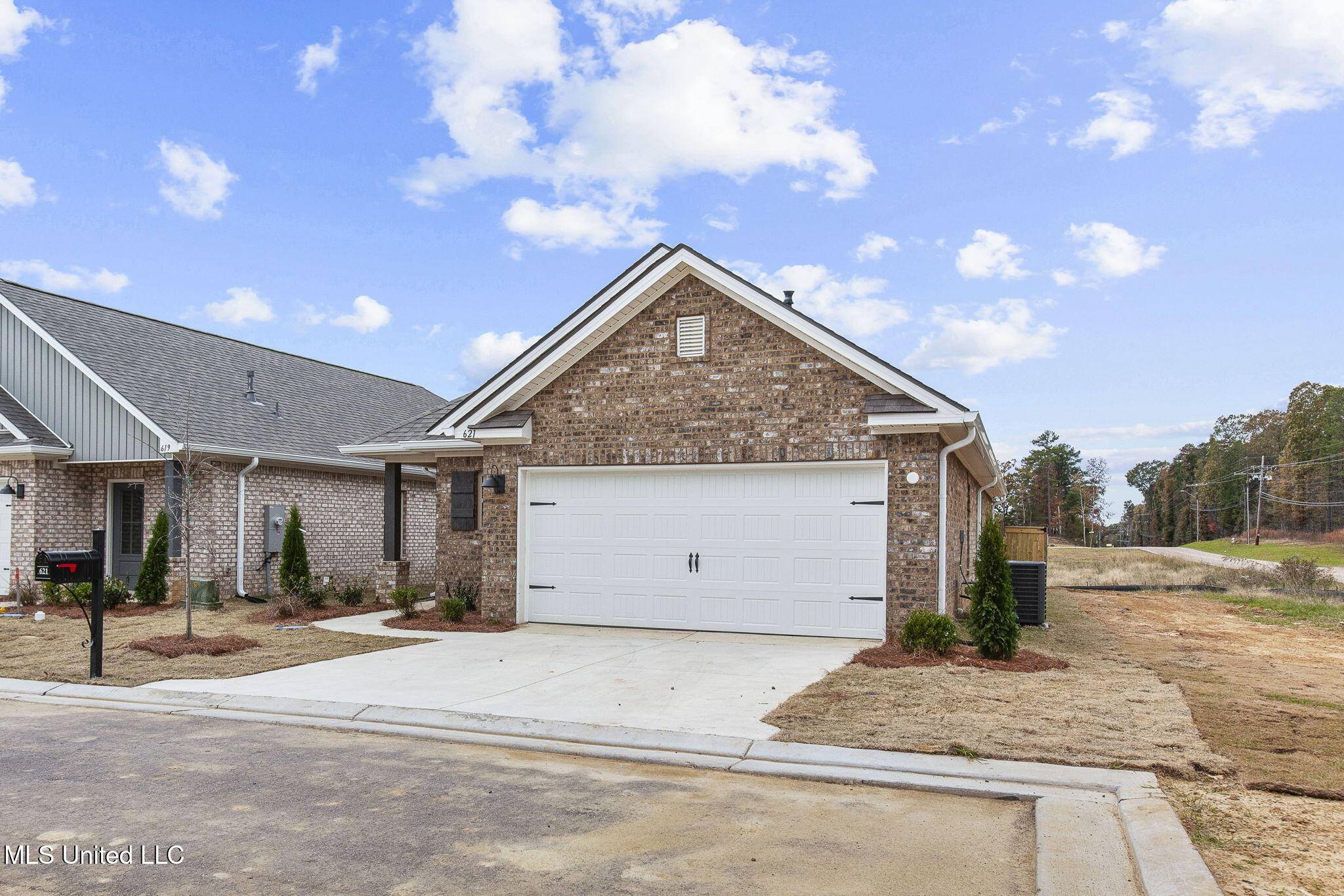 Pearl, MS 39208,621 Stillwater Cove
