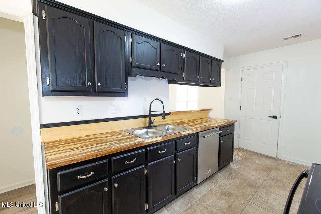 Olive Branch, MS 38654,10335 Yates Drive