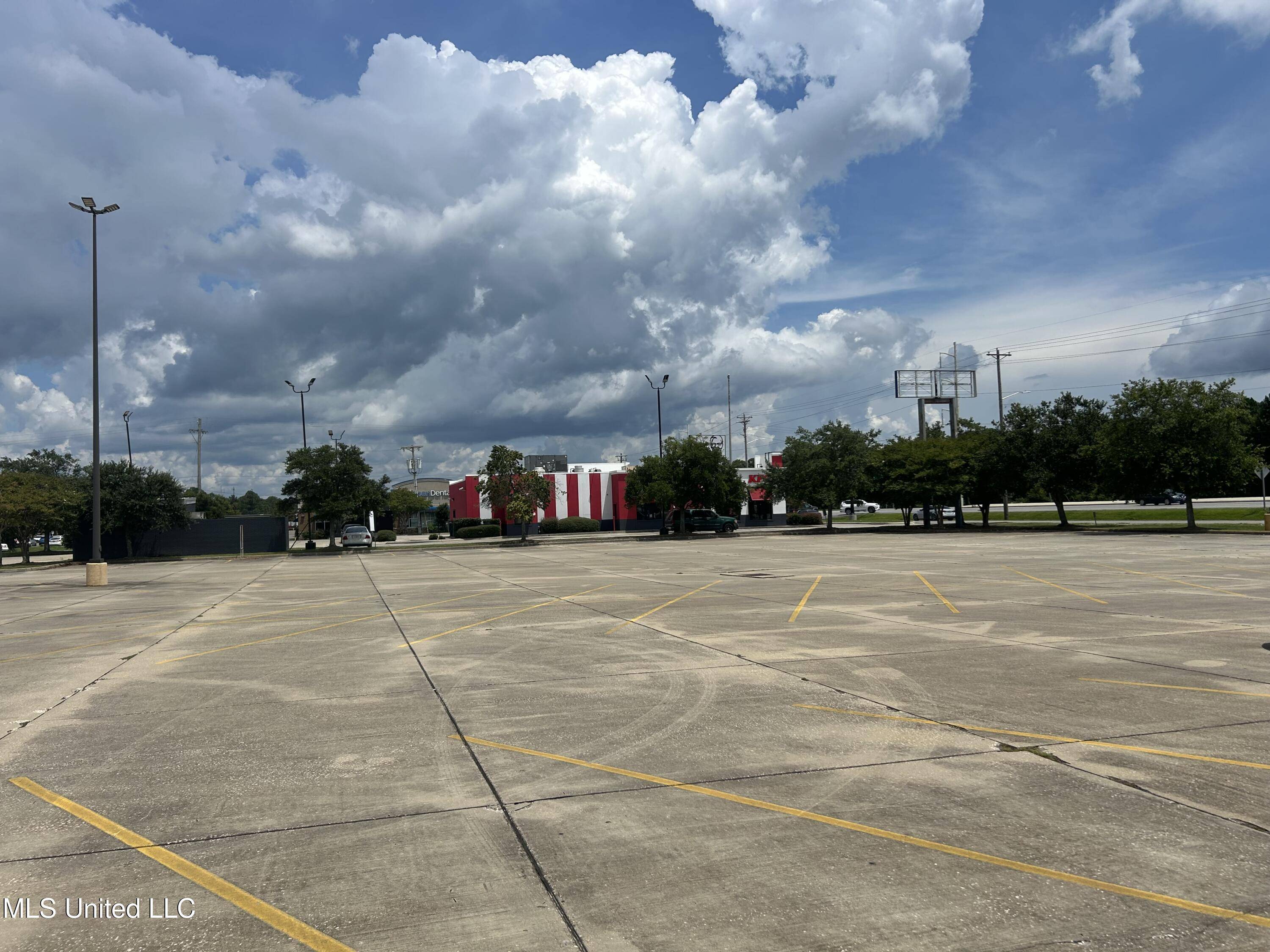 Pascagoula, MS 39581,3943 Denny Avenue