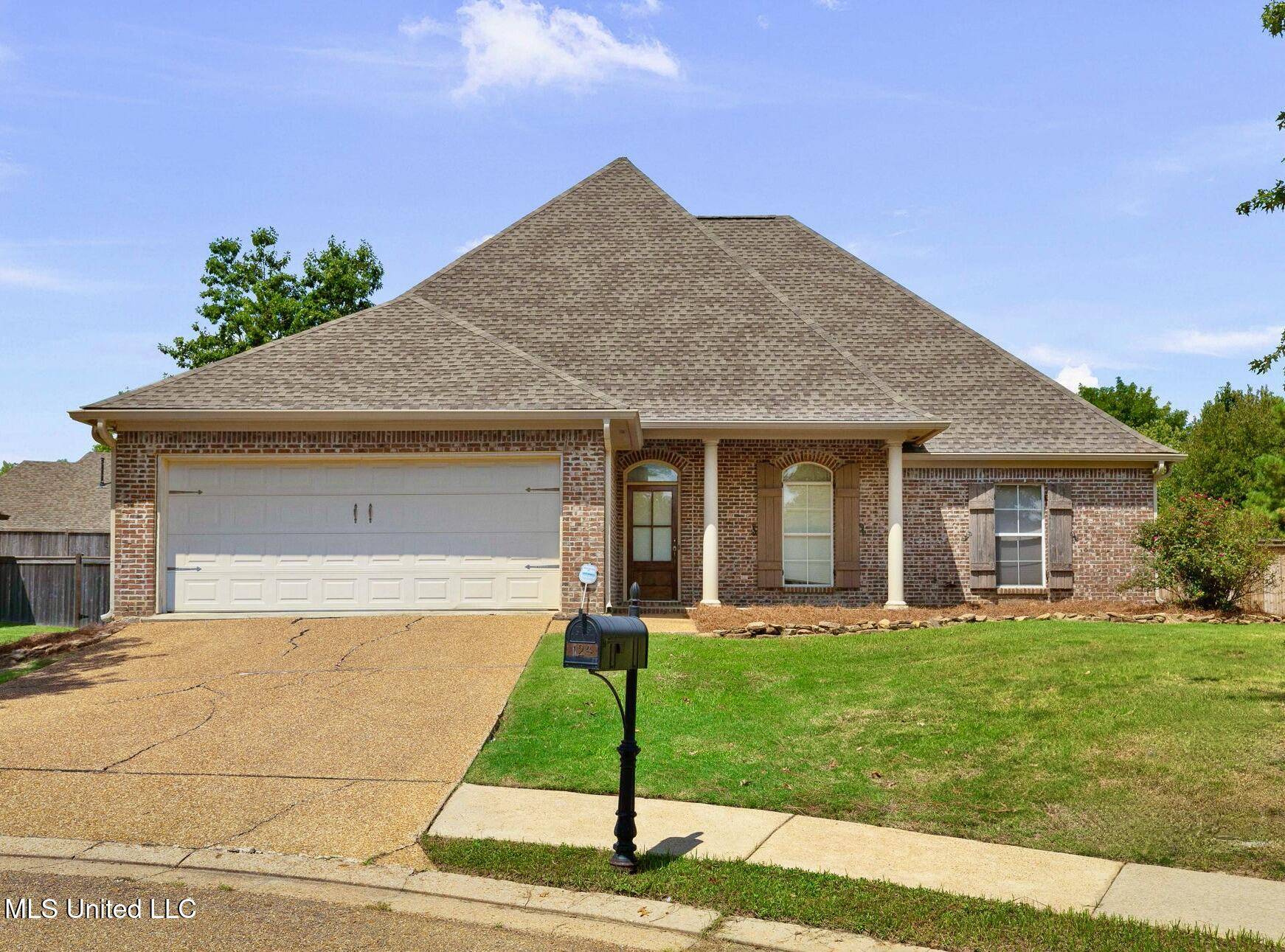 Madison, MS 39110,124 Savoy Park