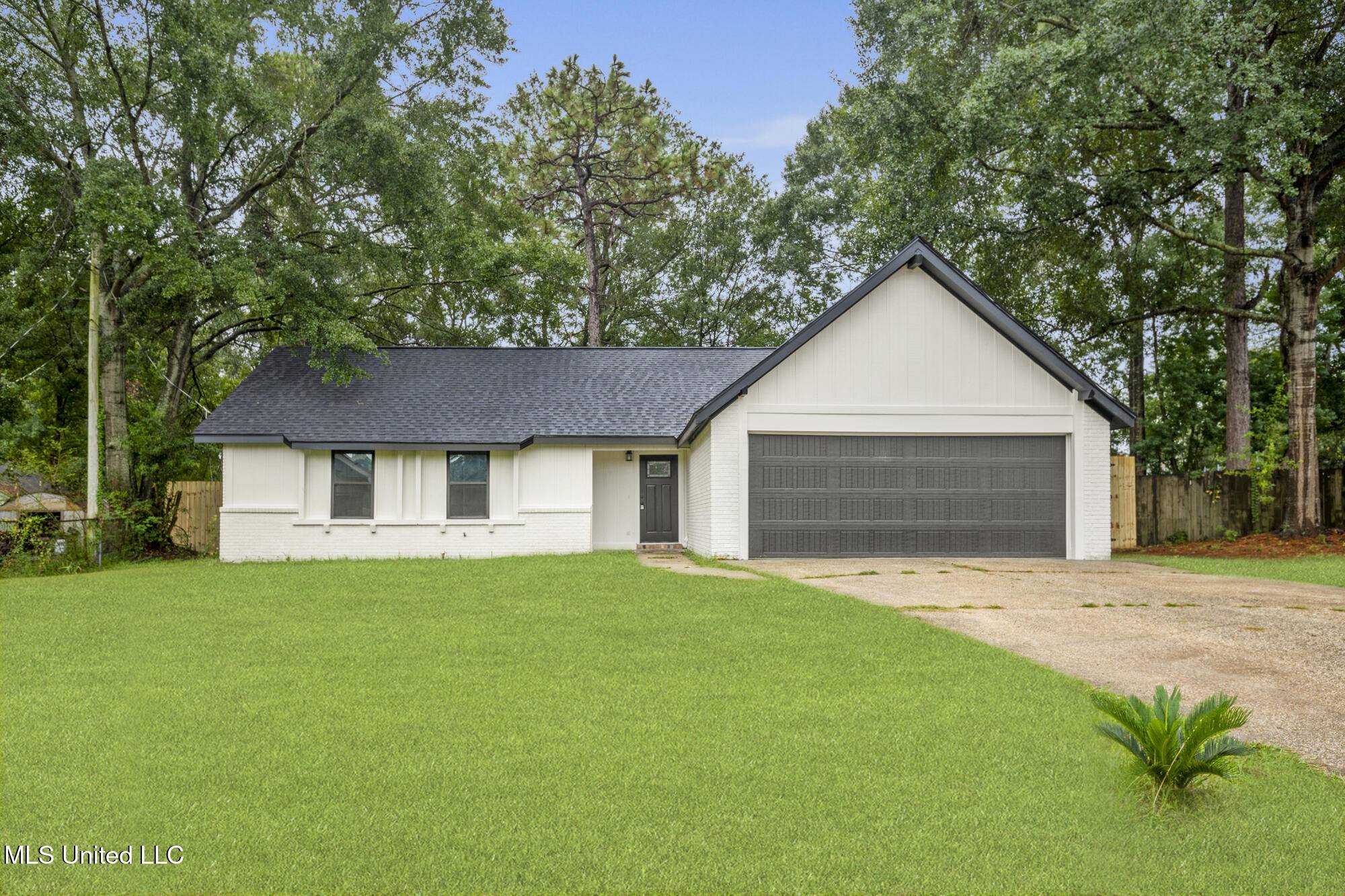 Hattiesburg, MS 39402,214 W Lakewood Drive
