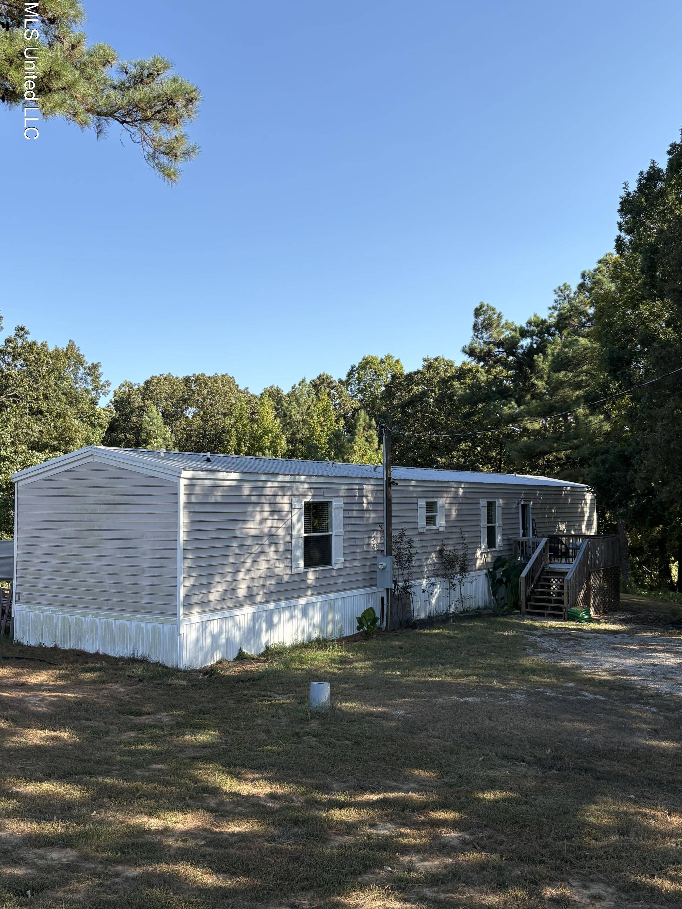Senatobia, MS 38668,5925 Thyatira Tyro Road