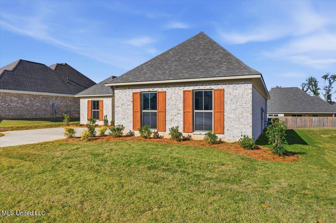 Canton, MS 39046,109 Willow Way