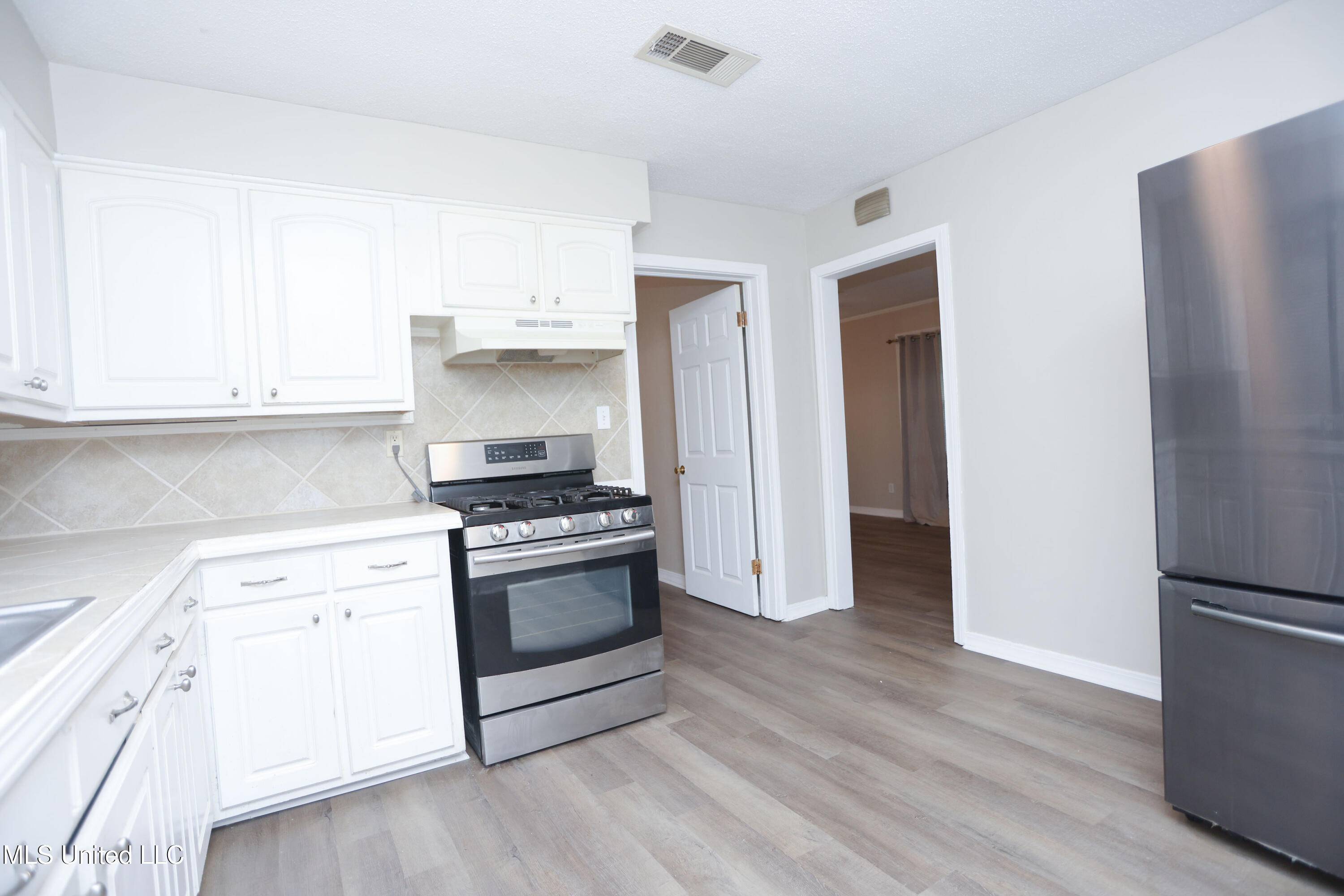 Jackson, MS 39206,5448 Crepe Myrtle Drive