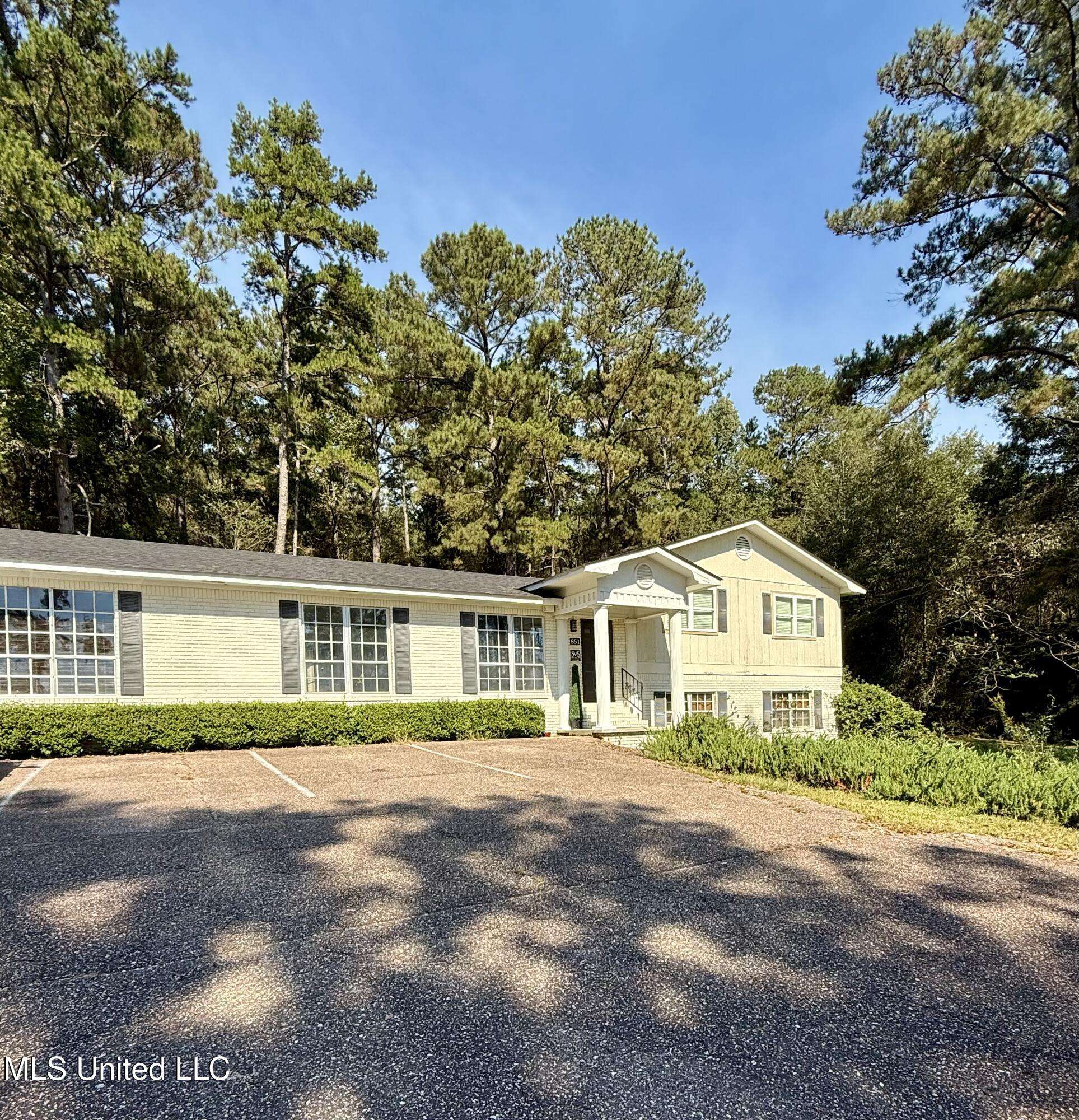 Louin, MS 39338,851 County Rd 1519