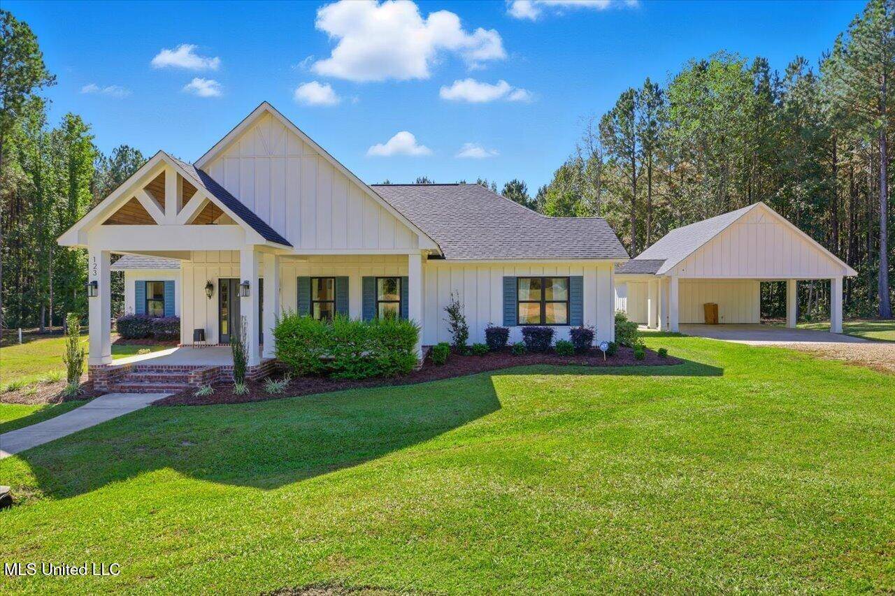 Mendenhall, MS 39114,123 L & B Way