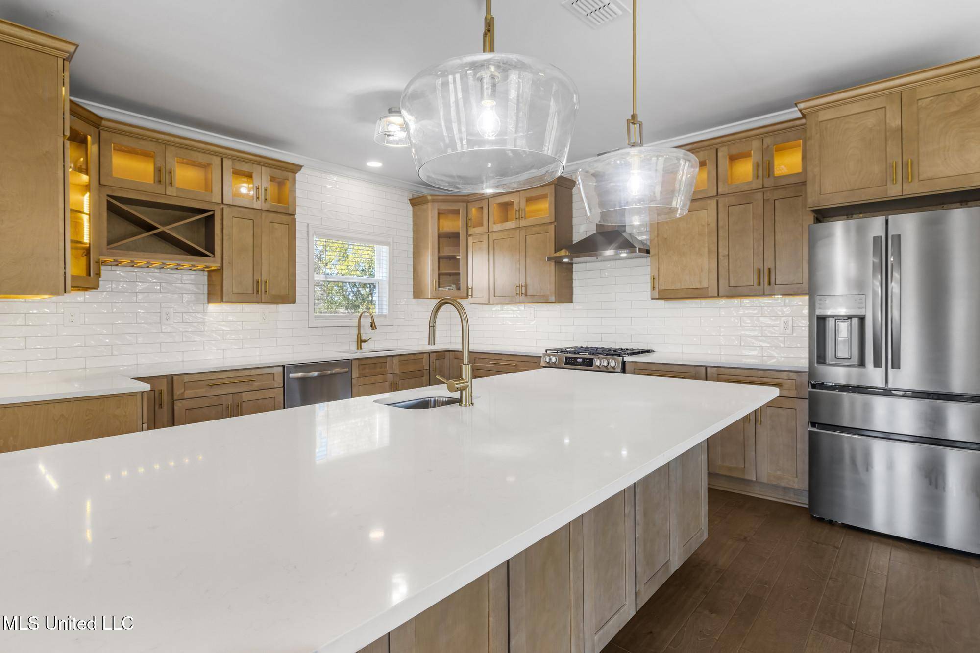 Biloxi, MS 39530,378 Howard Avenue