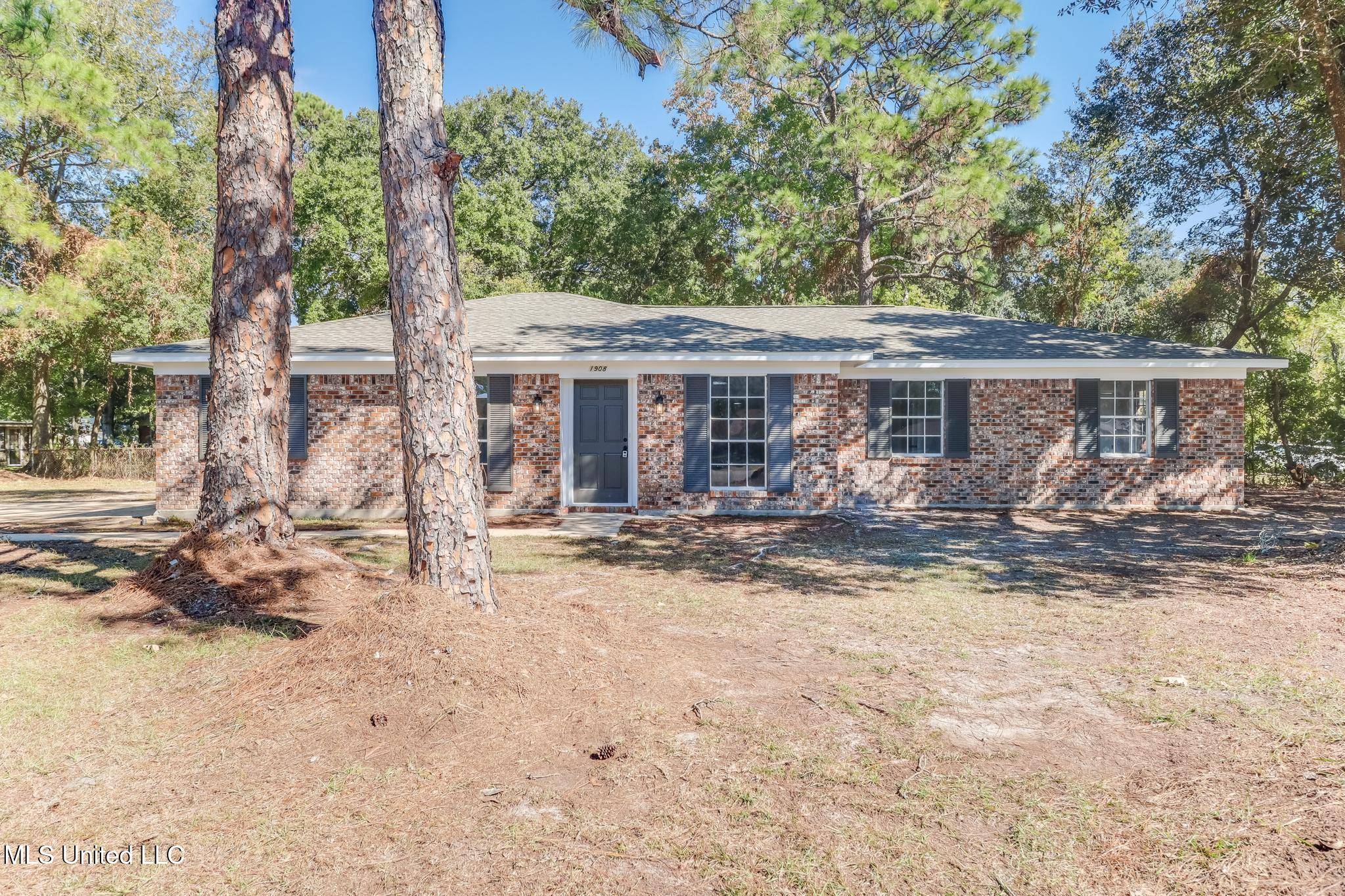 Gautier, MS 39553,1908 University Street