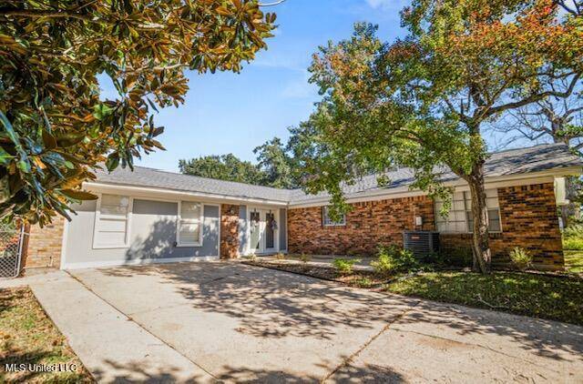 Biloxi, MS 39532,729 Canterbury Drive