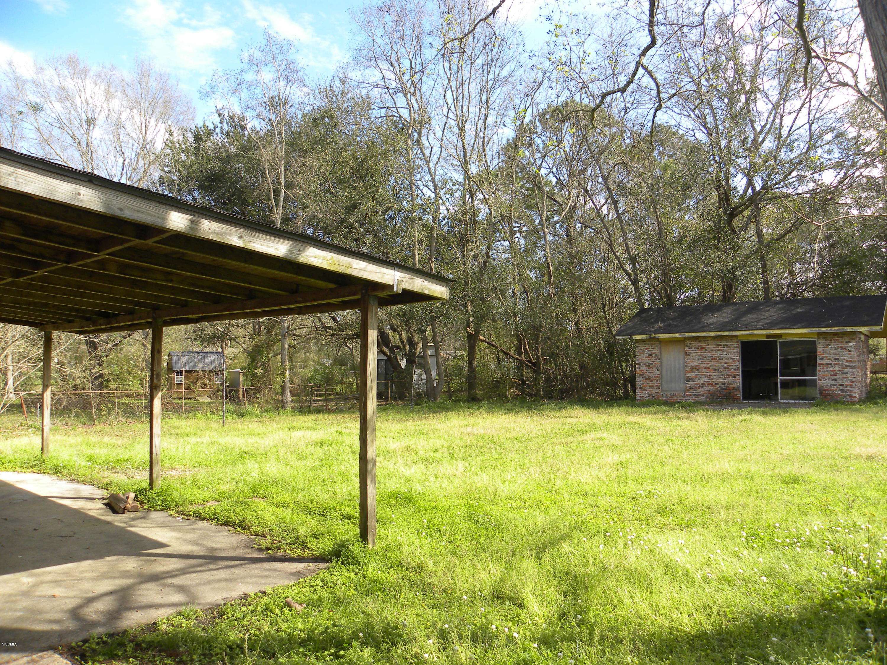 Biloxi, MS 39532,7604 Oakland Drive