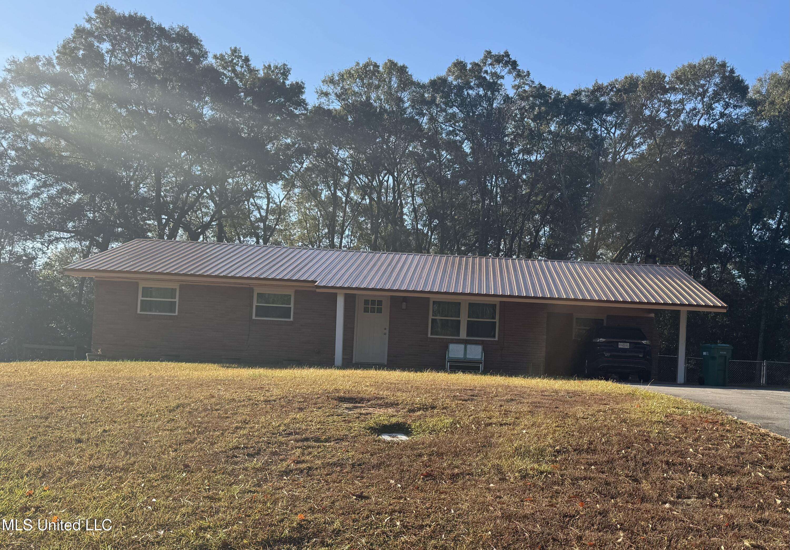 Wiggins, MS 39577,916 E College Avenue