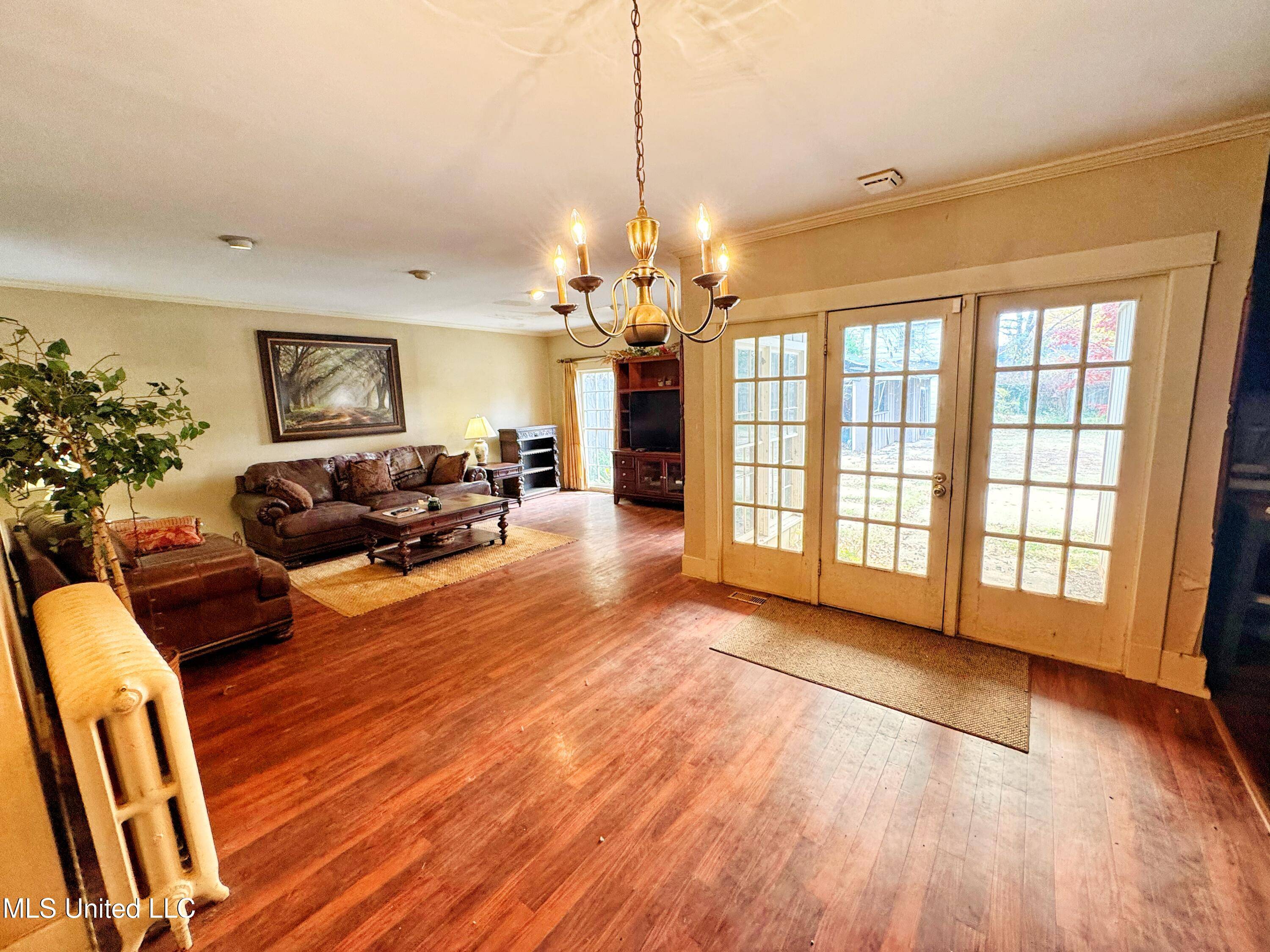 Clarksdale, MS 38614,204 W 2nd Street