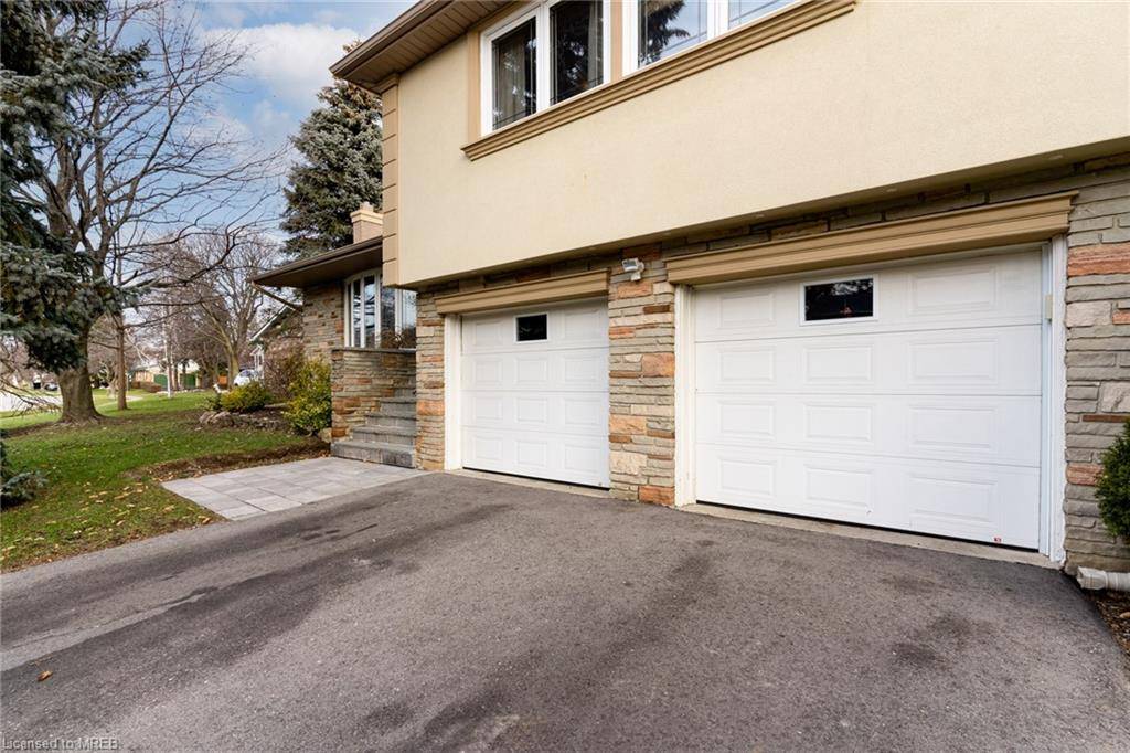 Brampton, ON L6Y 2C4,18 Ridgehill Drive