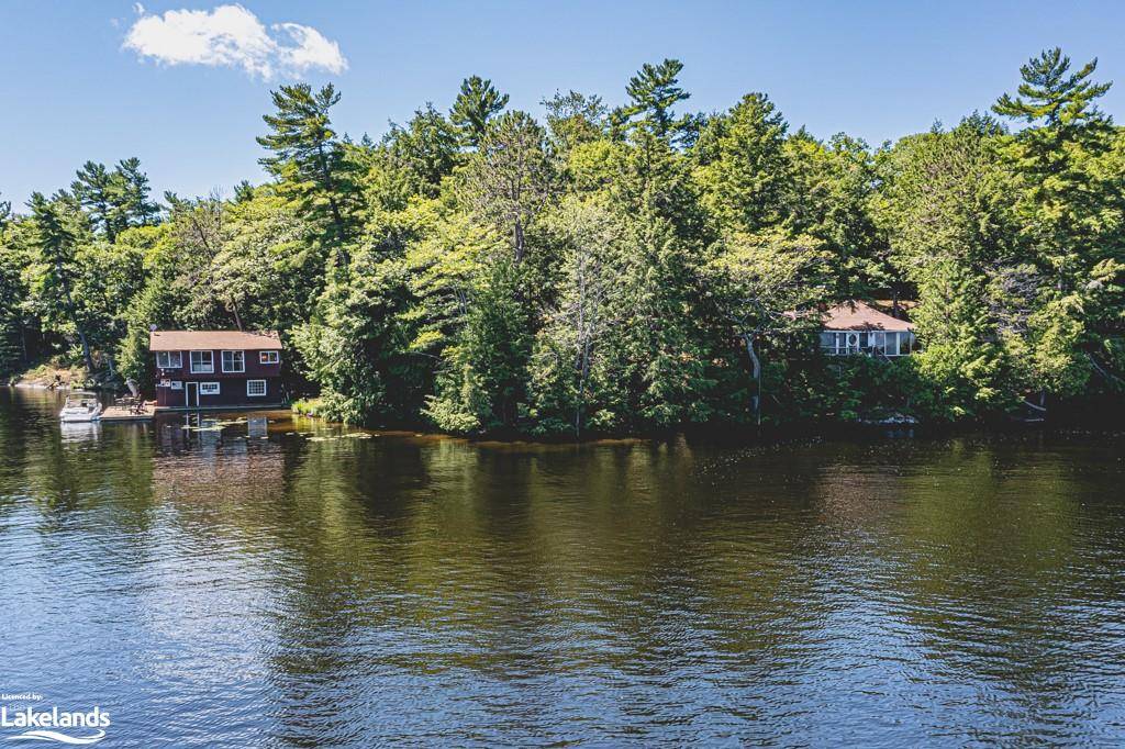 Muskoka Lakes Twp, ON P0C 1M0,2115 Lake Muskoka