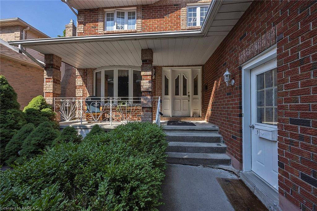 Kingston, ON K7M 8A3,679 Parkside Crescent